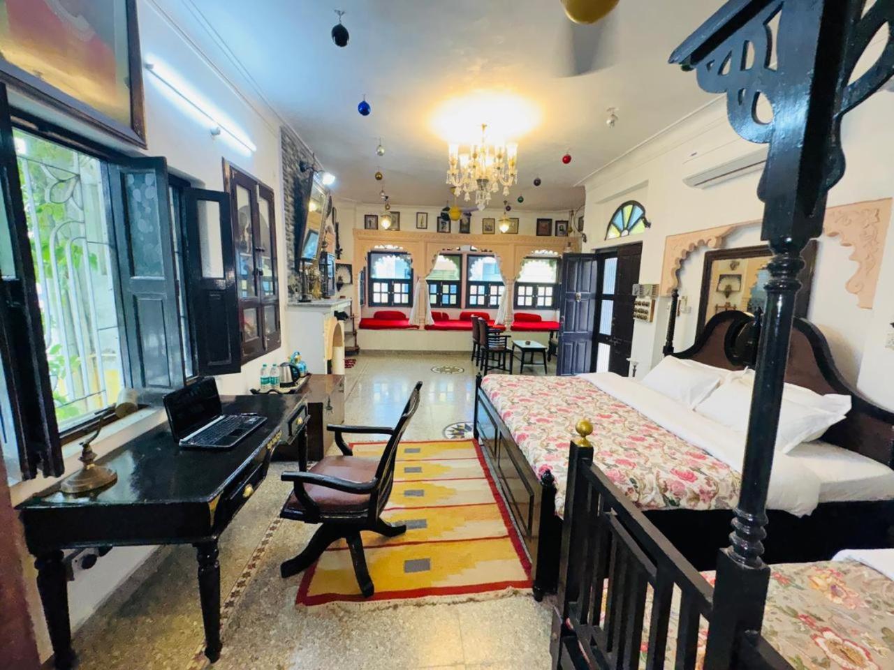 Lasani House