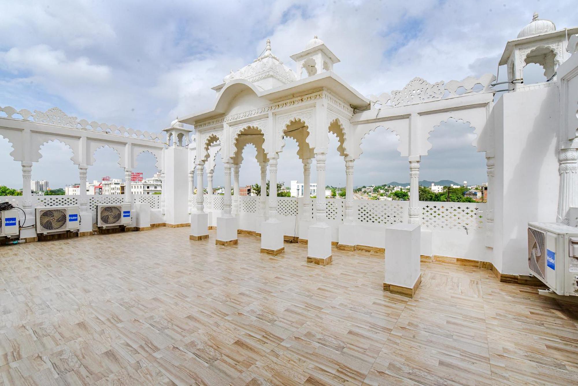 Fabhotel Lali Palace Hotel