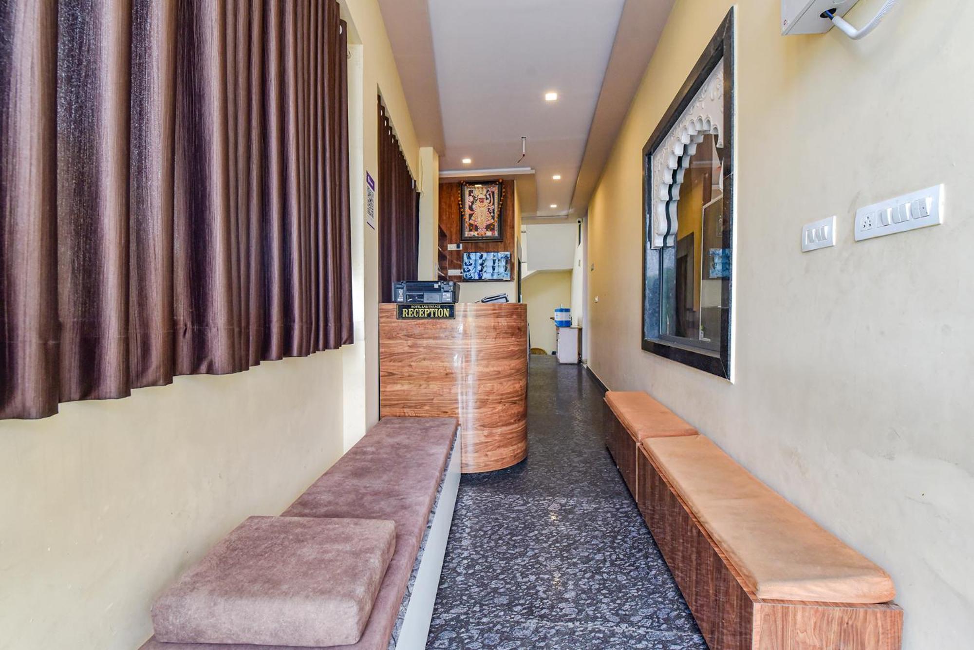 Fabhotel Lali Palace