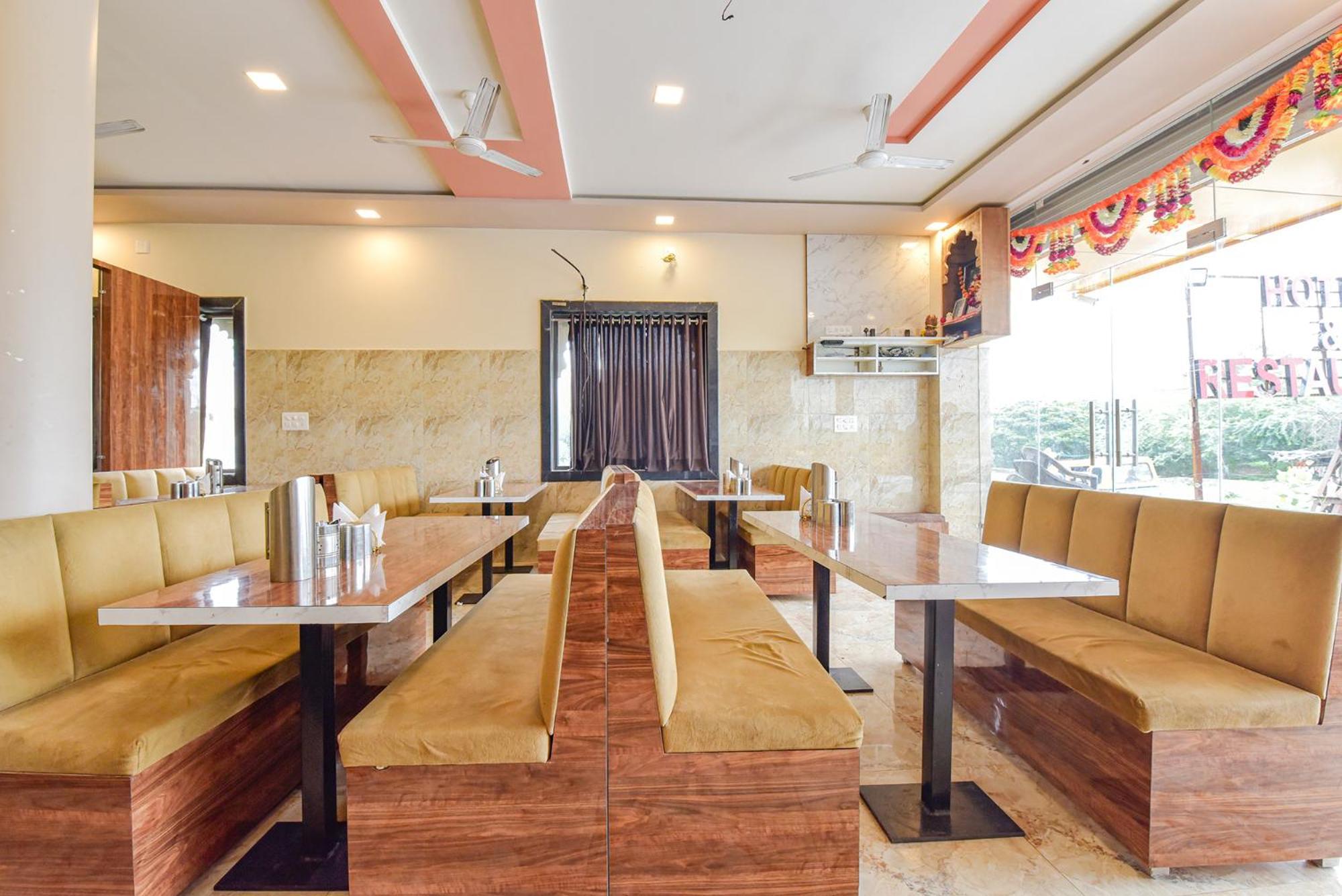 Fabhotel Lali Palace 3*