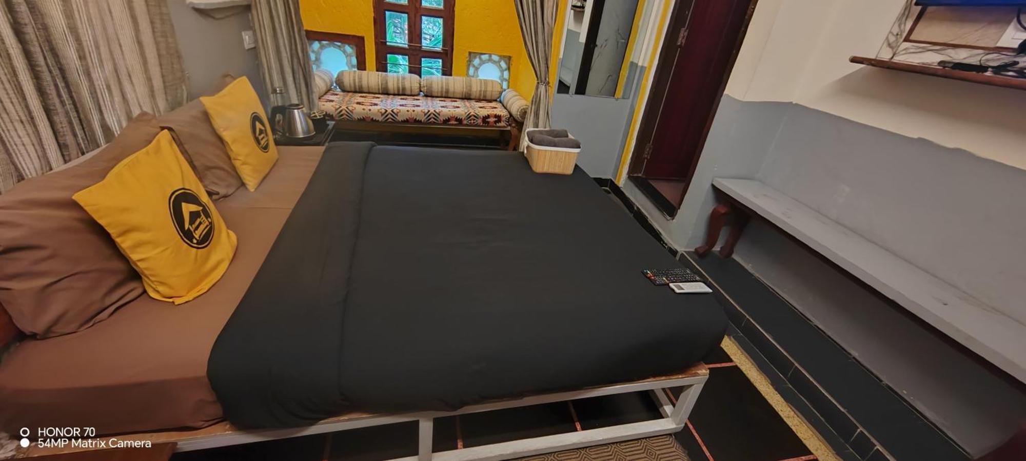 Hostel The *