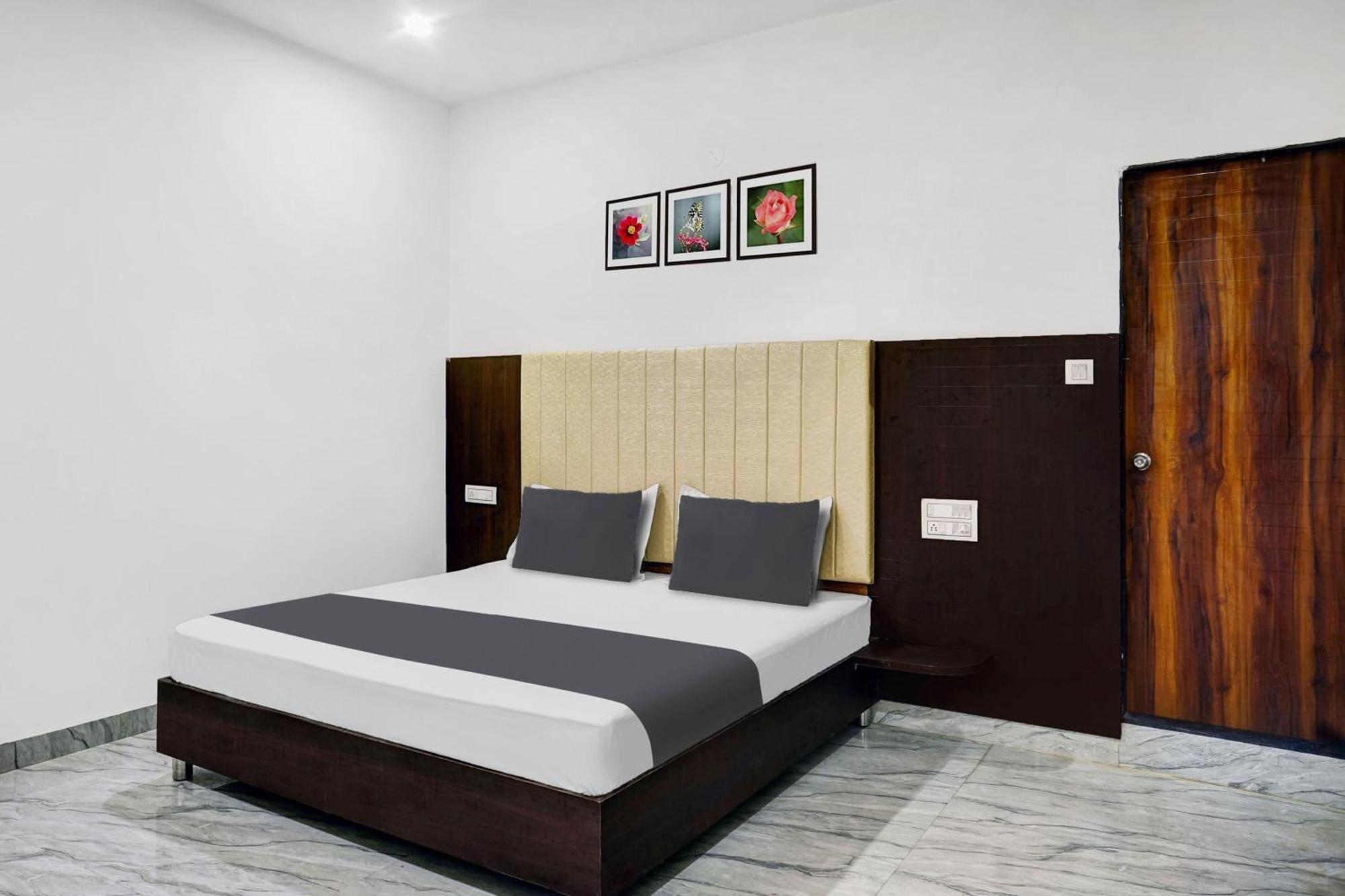 Hotel Spot On Raj
