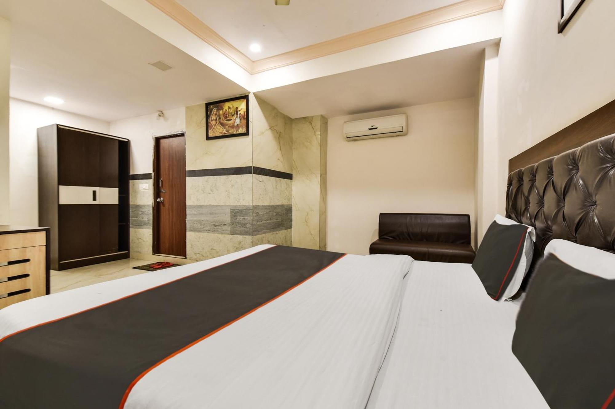 Super O Ratnam Palace Hotel
