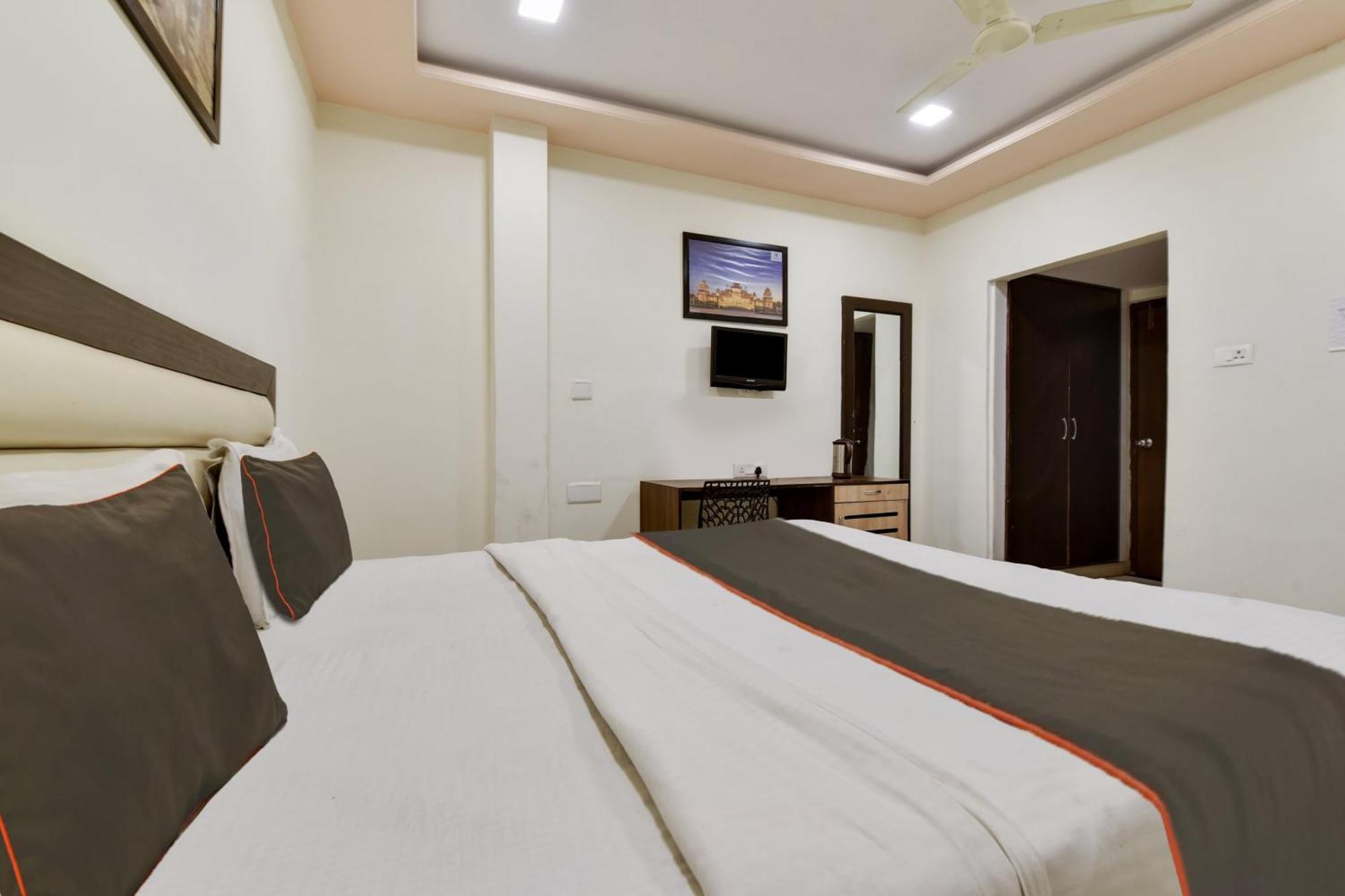 Hotel Super O Ratnam Palace Udaipur
