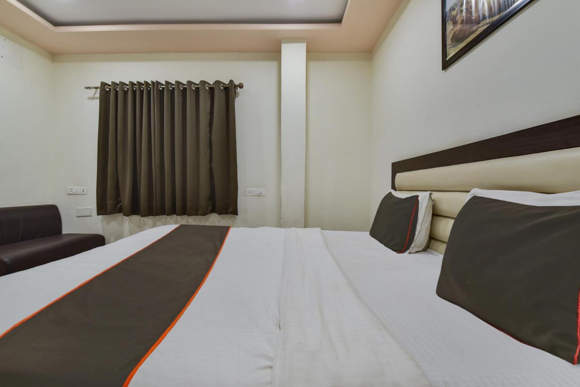 Hotel Super O Ratnam Palace 4*