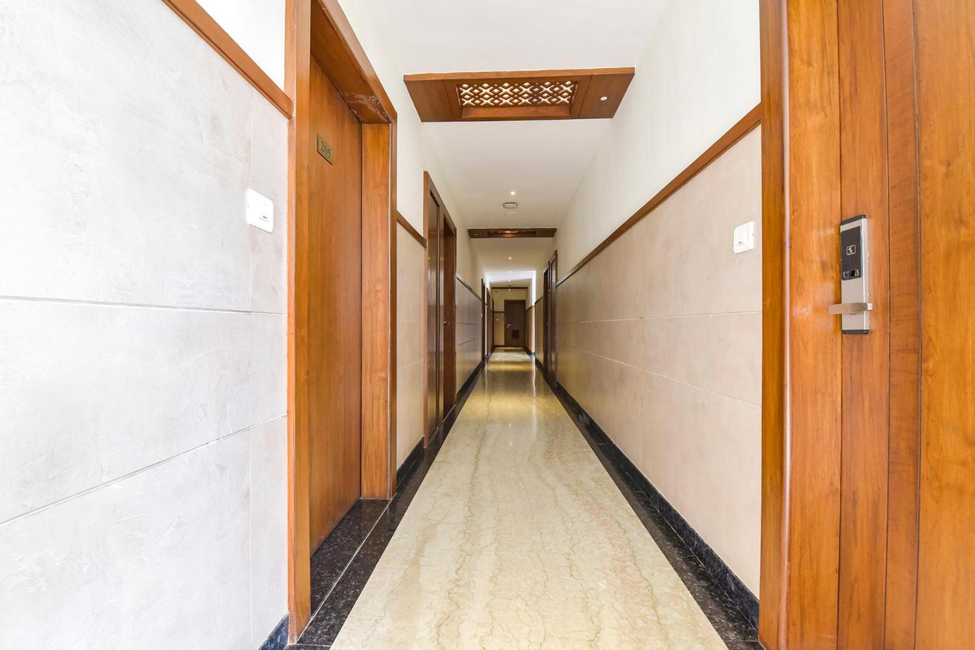 Fabhotel Prime Amantra Hotel 3*