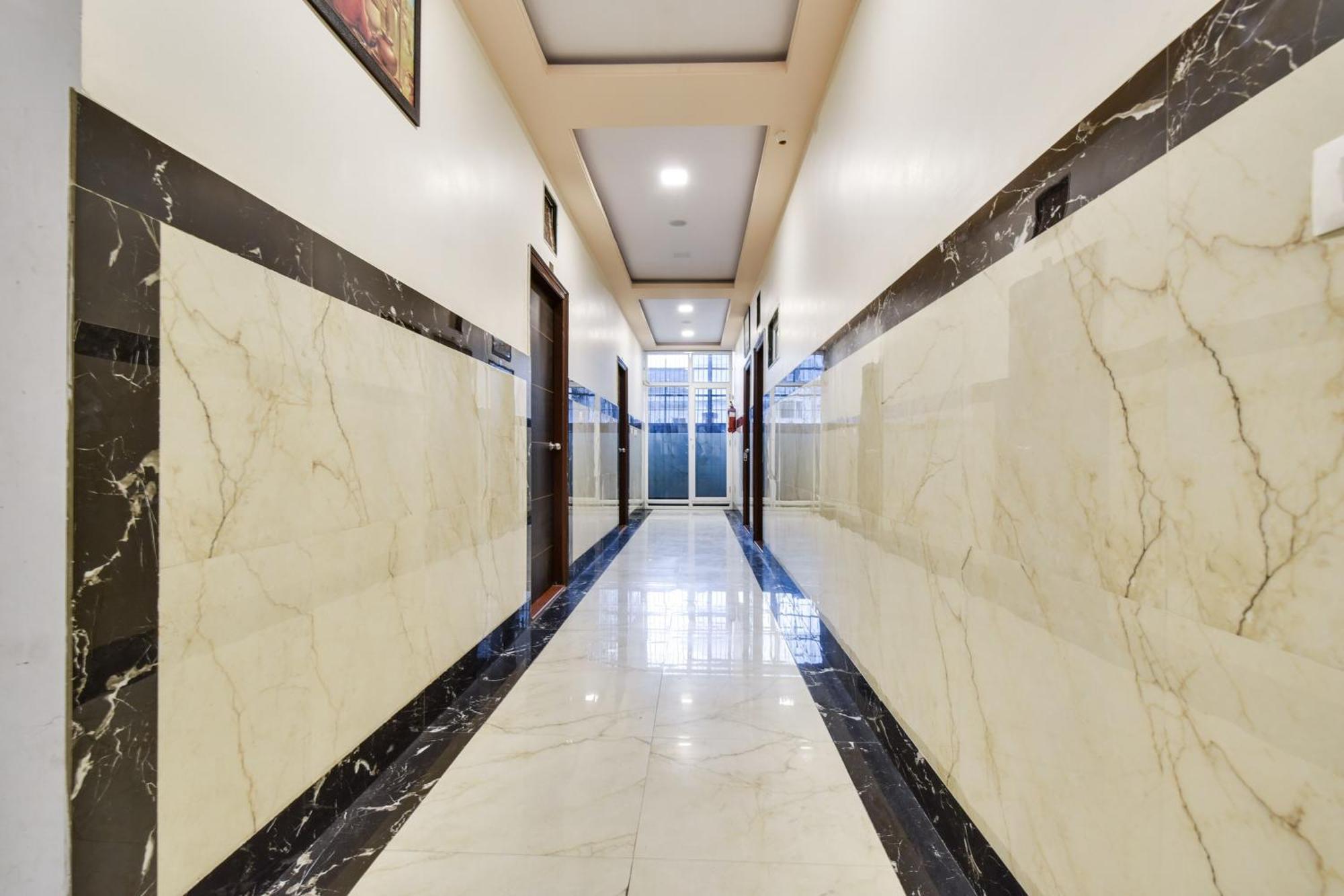 Super O Ratnam Palace