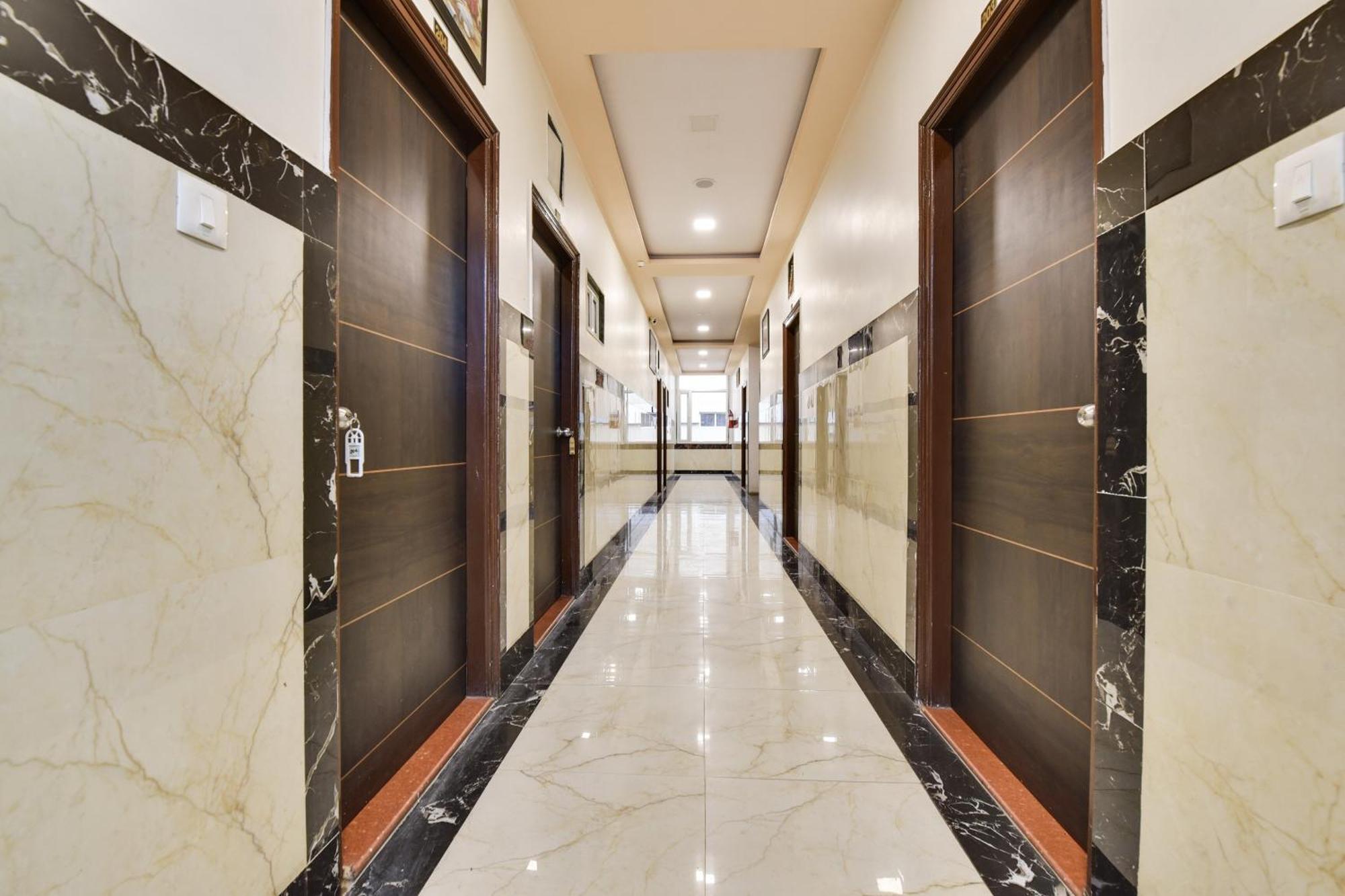 Super O Ratnam Palace 4*