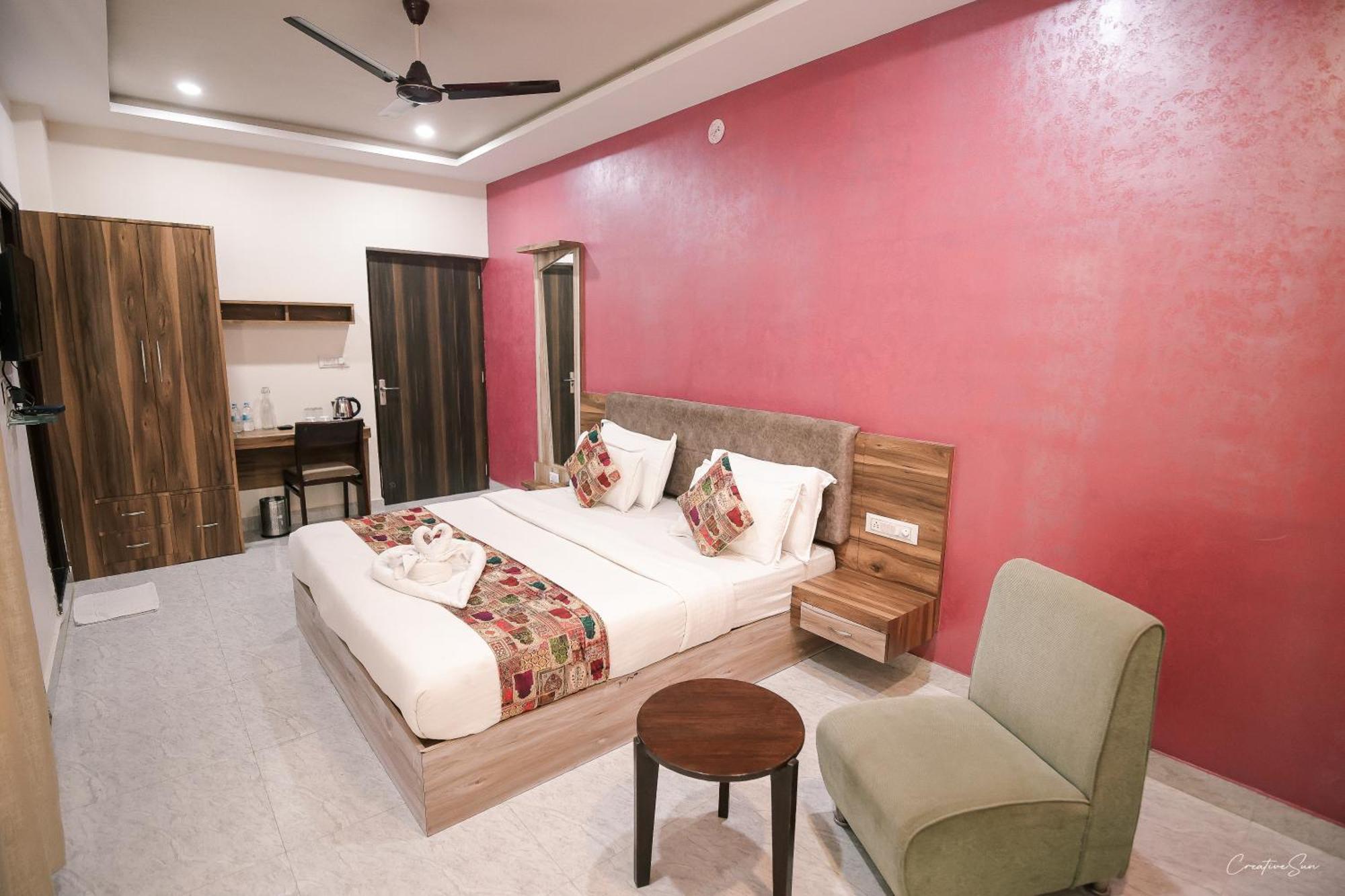 Paramount Hotel Udaipur