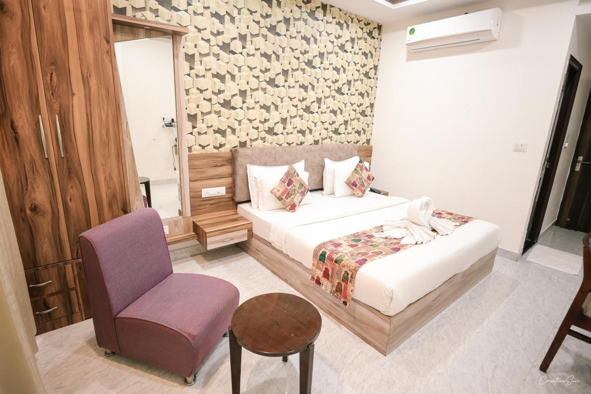 Hotel Paramount Udaipur