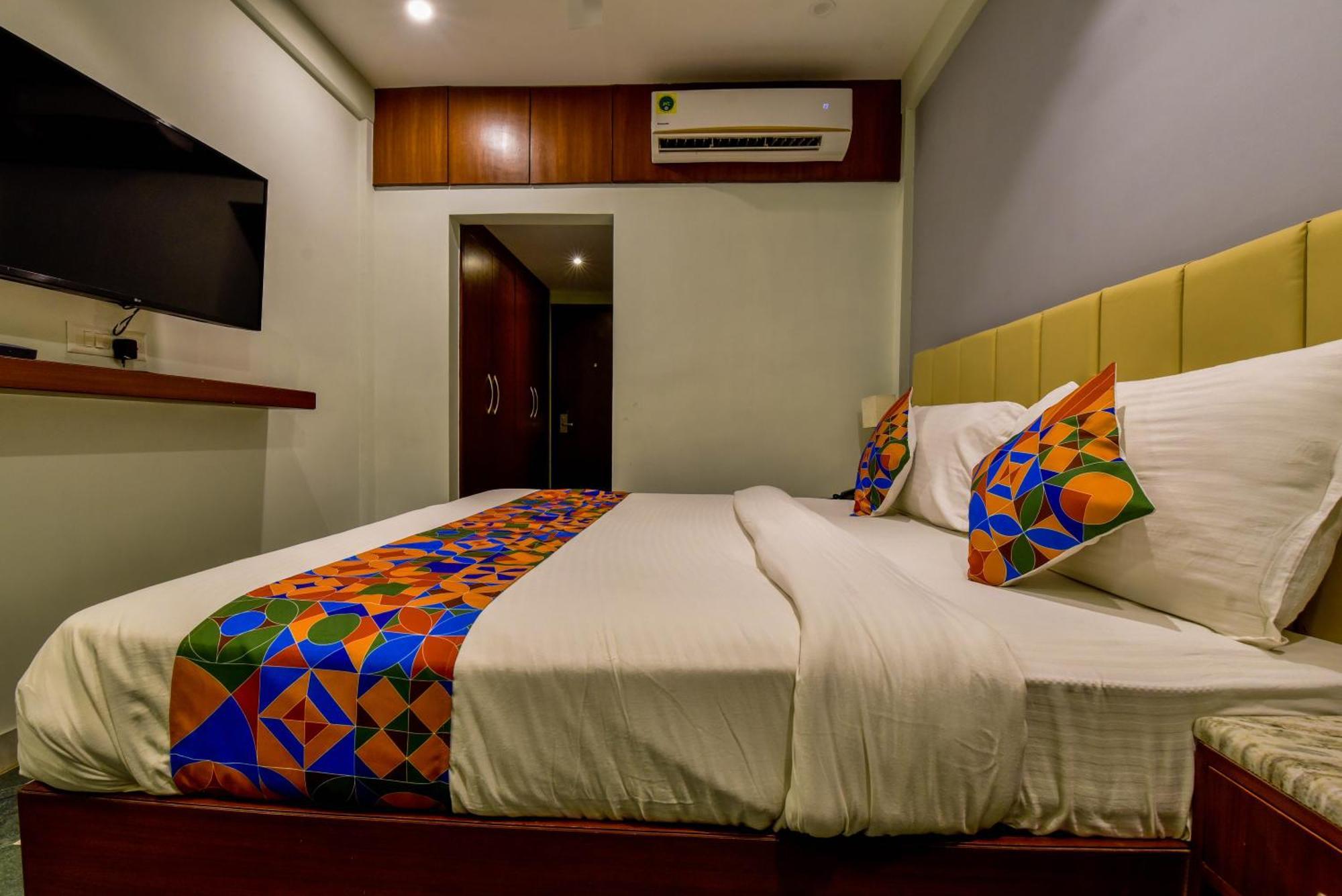 Naivara Boutique Hotel 3*