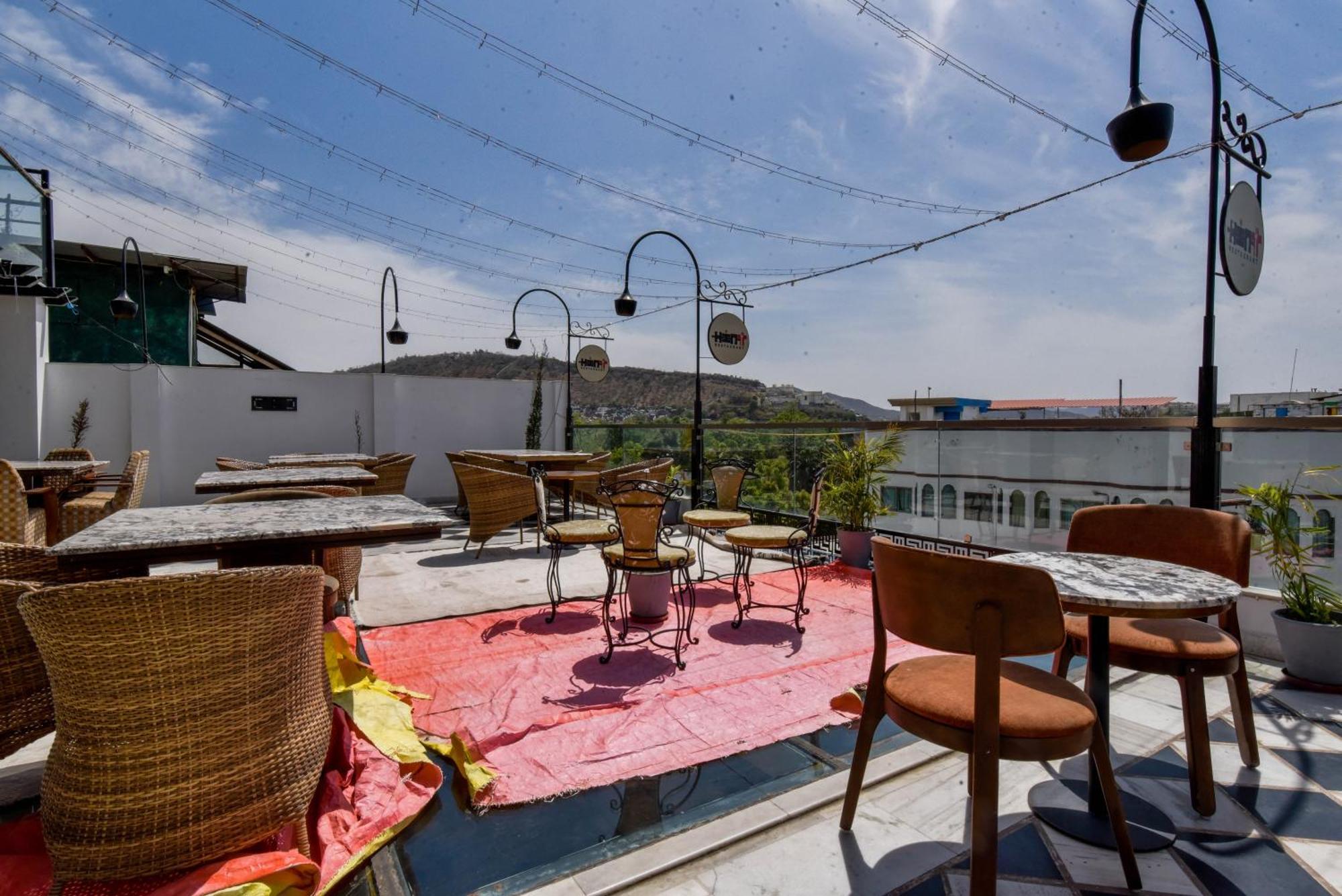 Naivara Boutique Hotel 3*
