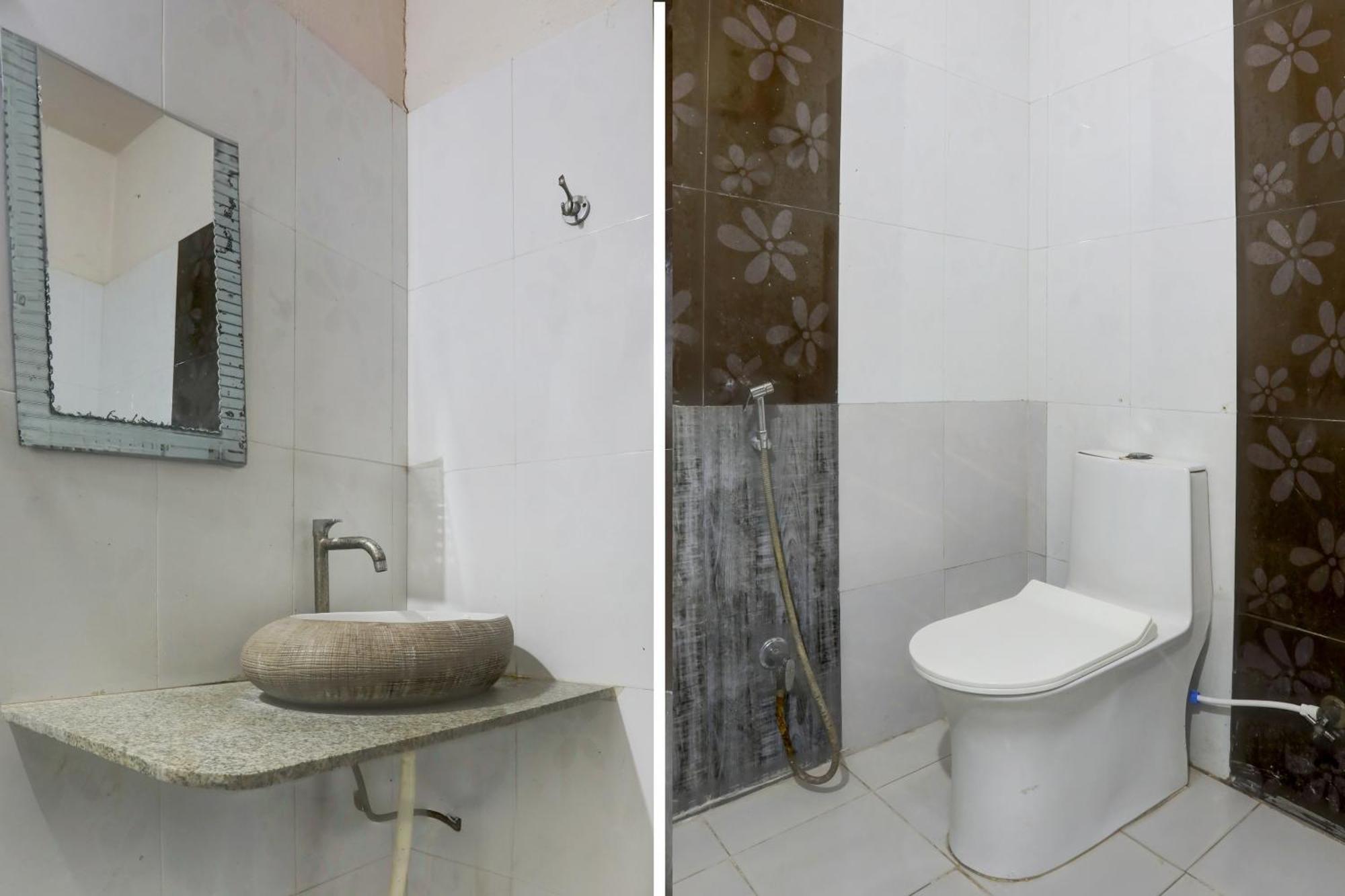 Hotel Super Collection O Rampura Near Sajjan Garh Fort Formerly Blue Mountain Udaipur