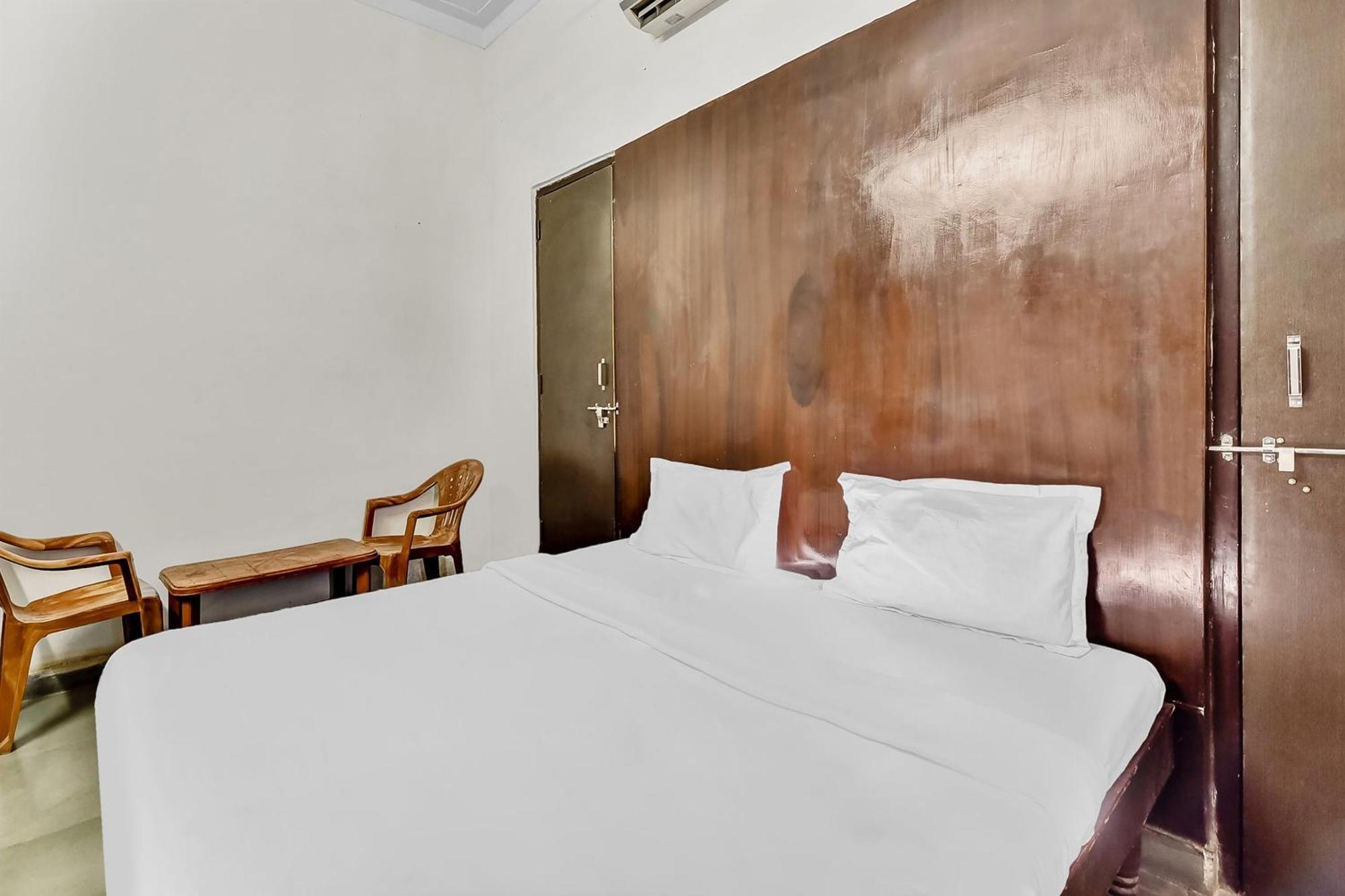 Spot On Unique Residency Hotel 3*