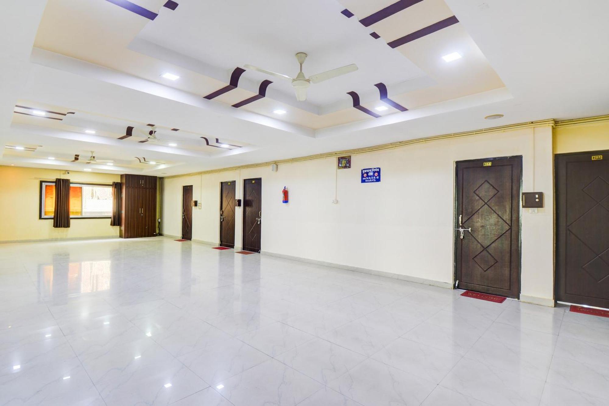 O Mahaveer Tower Hotel