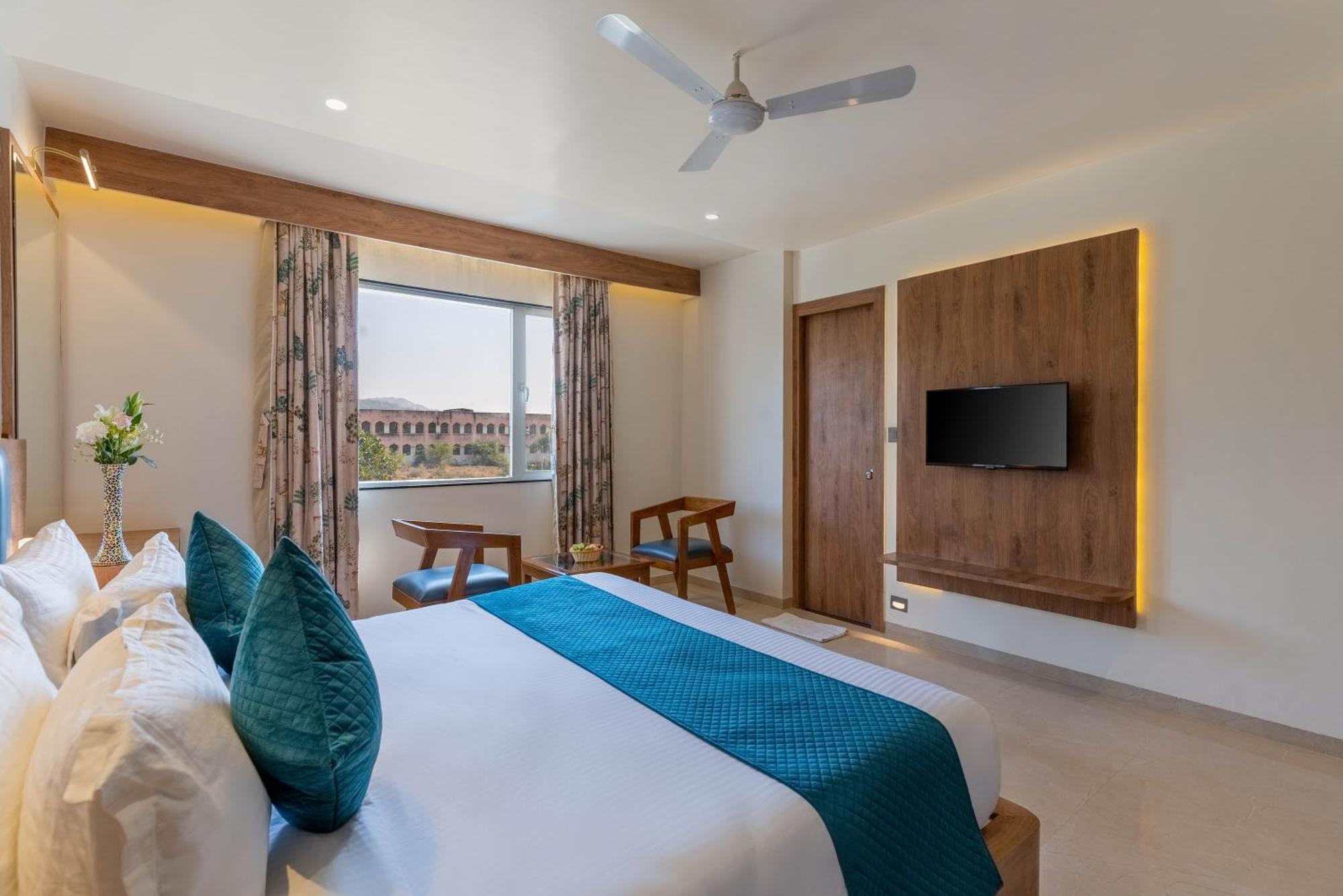 Hotel Redolence Aravali Tree Udaipur