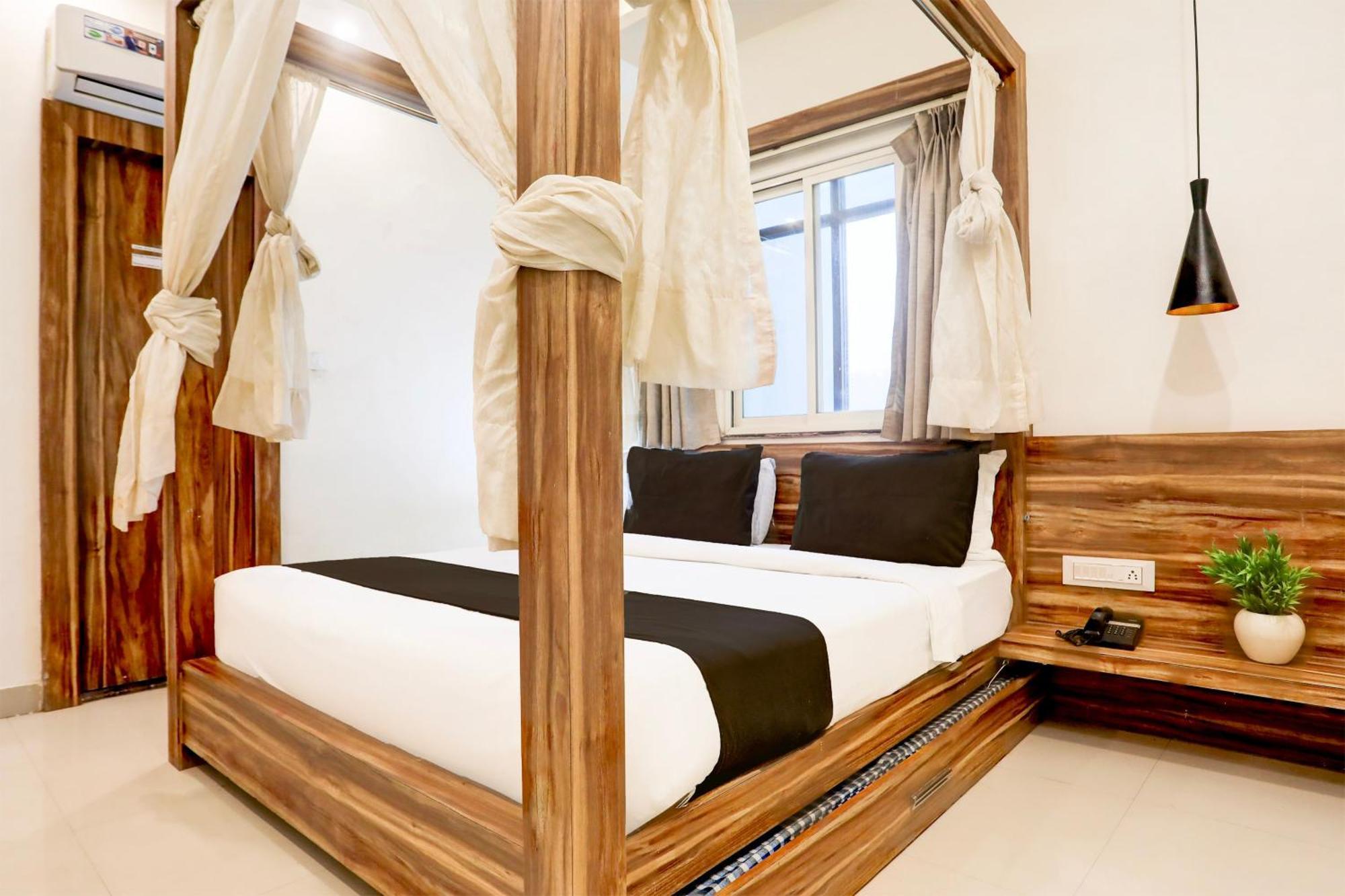 Hotel Super Collection O Rampura Near Sajjan Garh Fort Formerly Blue Mountain Udaipur