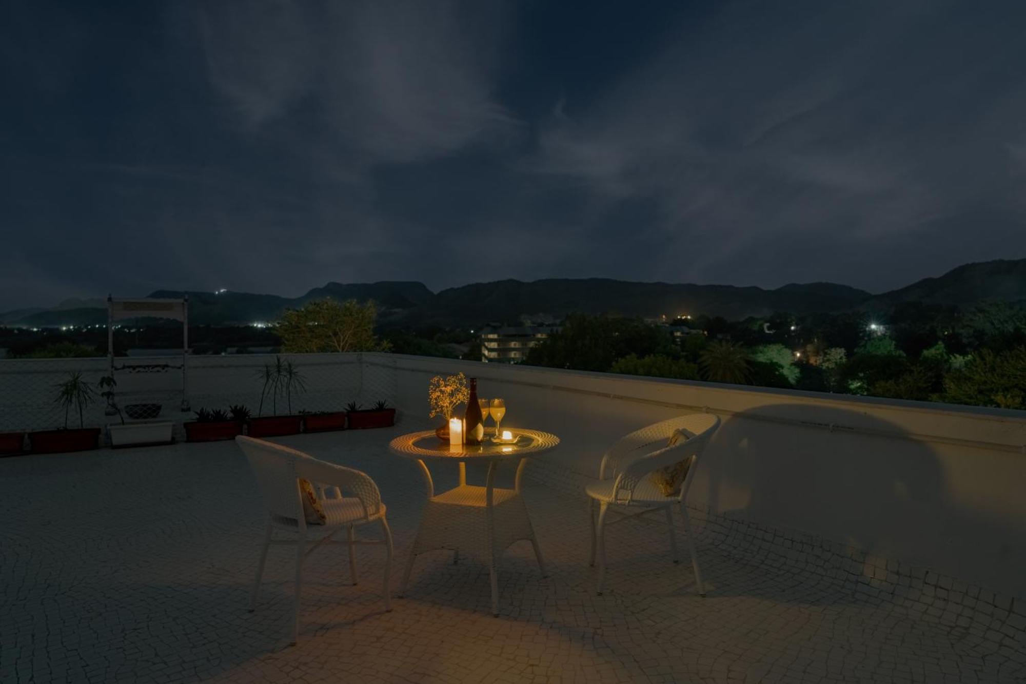 Saffronstays Bougain - 2 Bedroom Pool With View Udaipur