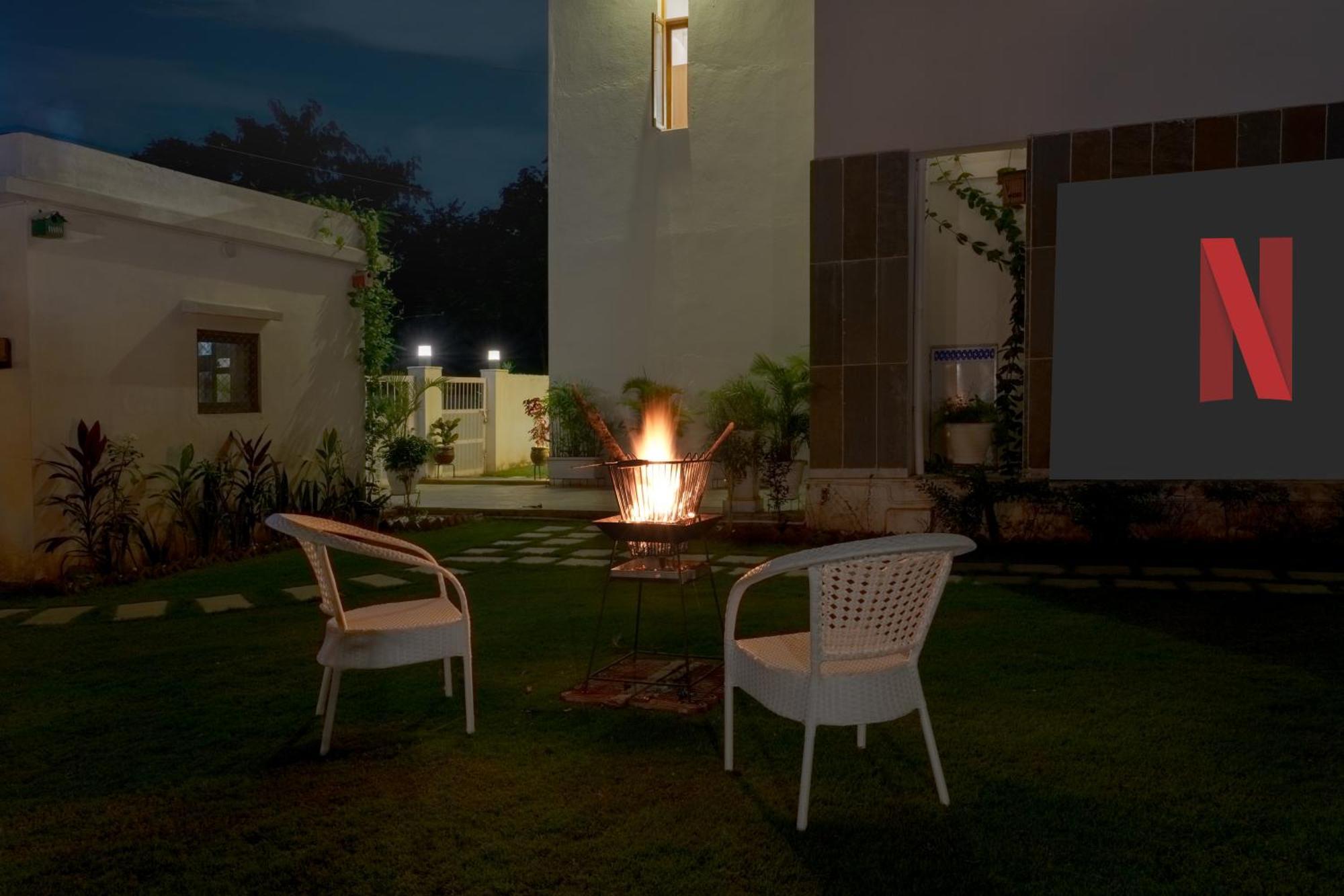 Saffronstays Bougain - 2 Bedroom Pool With View * Udaipur