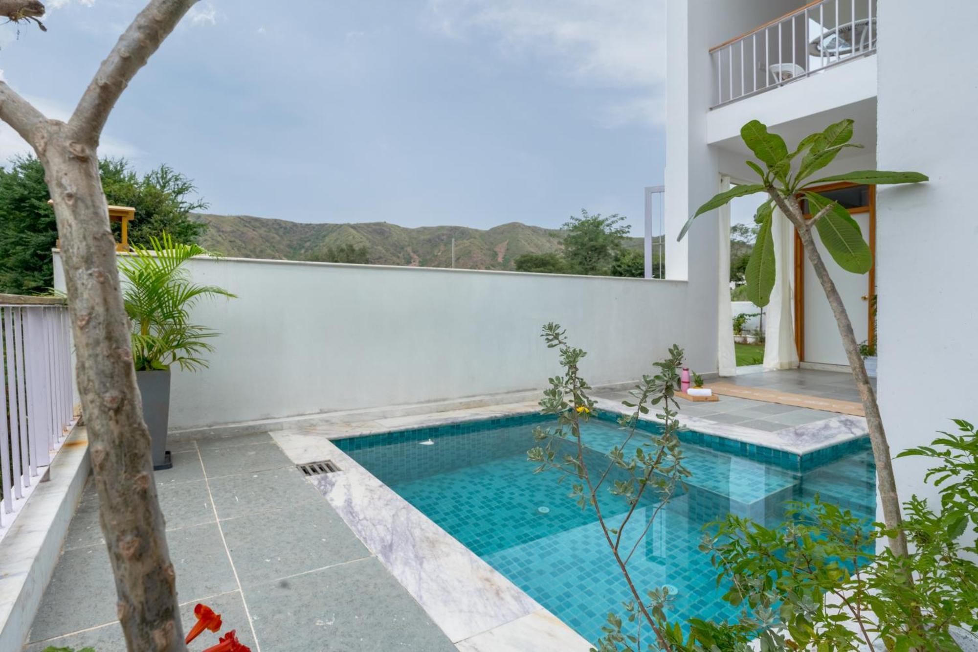 Villa Saffronstays Bougain - 2 Bedroom Pool With View *