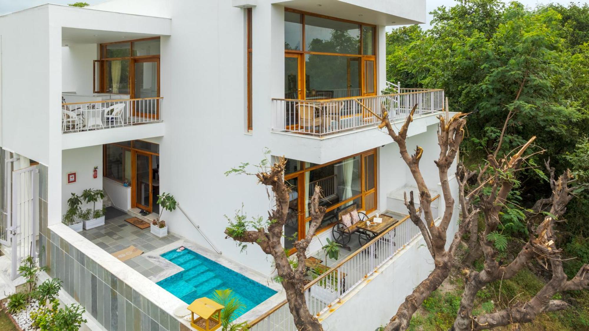 Villa Saffronstays Bougain - 2 Bedroom Pool With View *