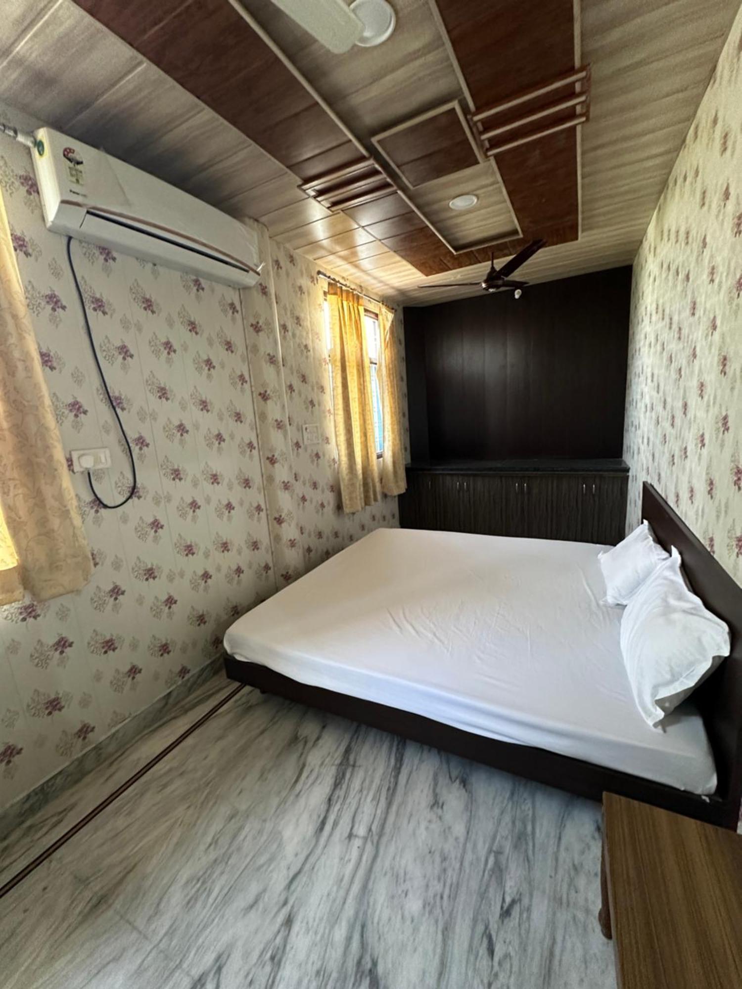 Gunjan Homestay