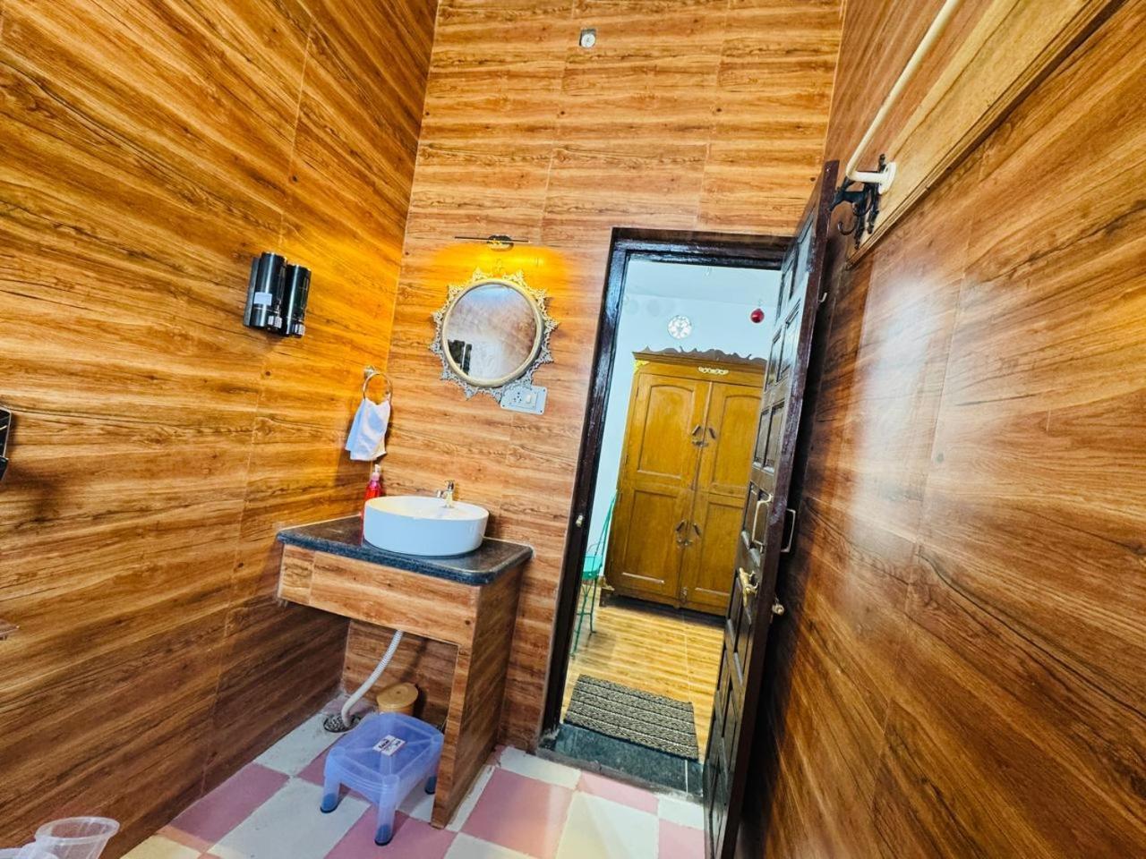 Homestay Lasani House