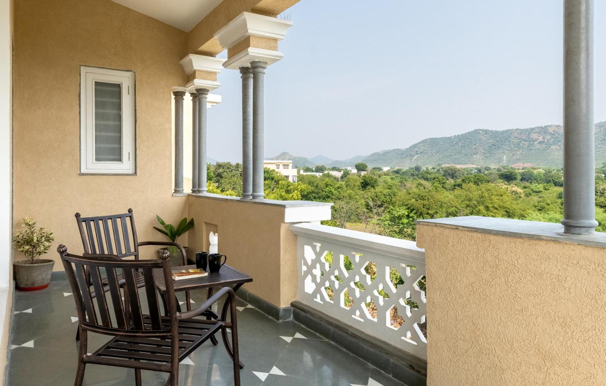 Hotel The Hills Collective By Downtown- A Luxury Private Pool Udaipur