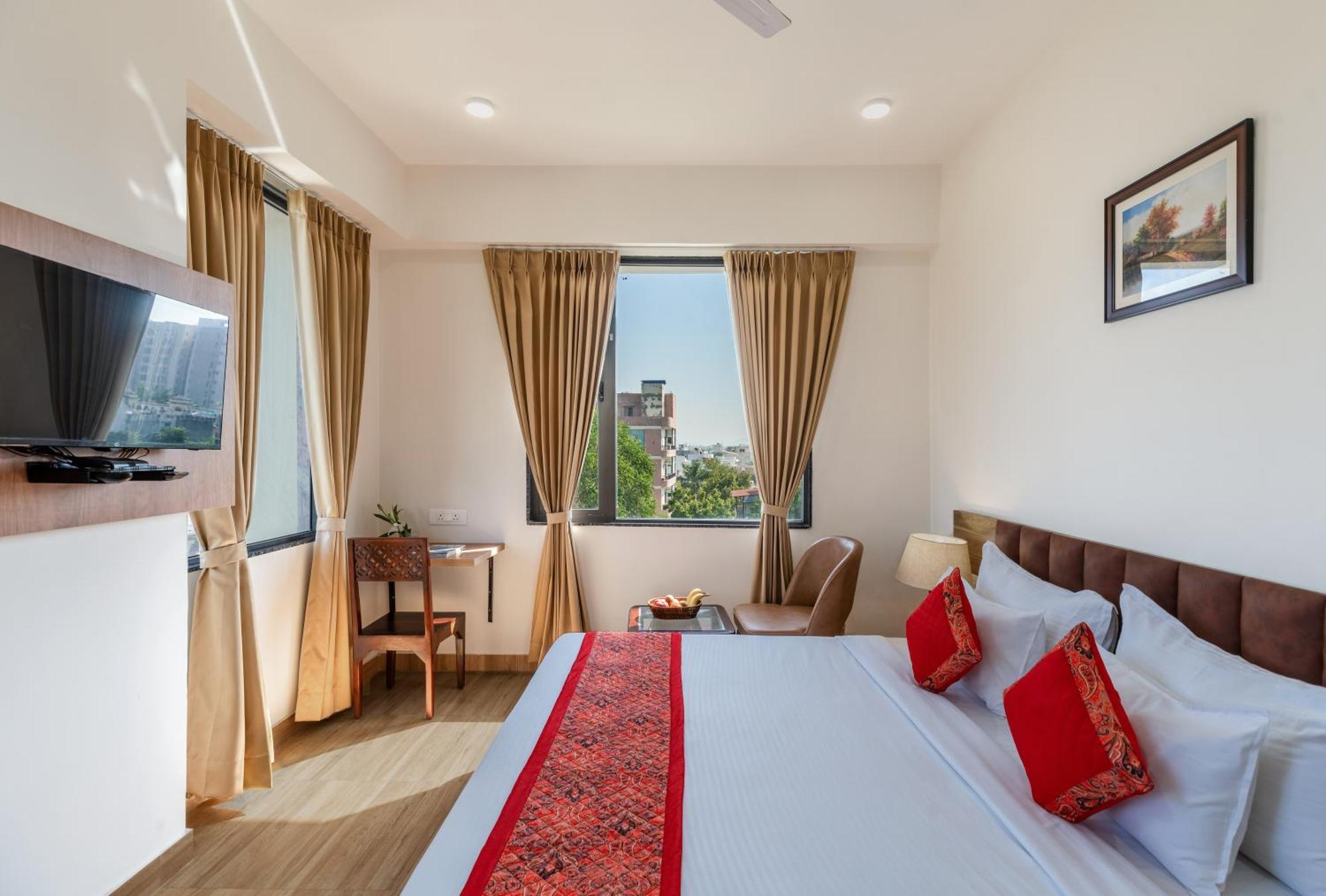 The Dee Glanc - A Pure Veg Near Bus Stand 4* Udaipur