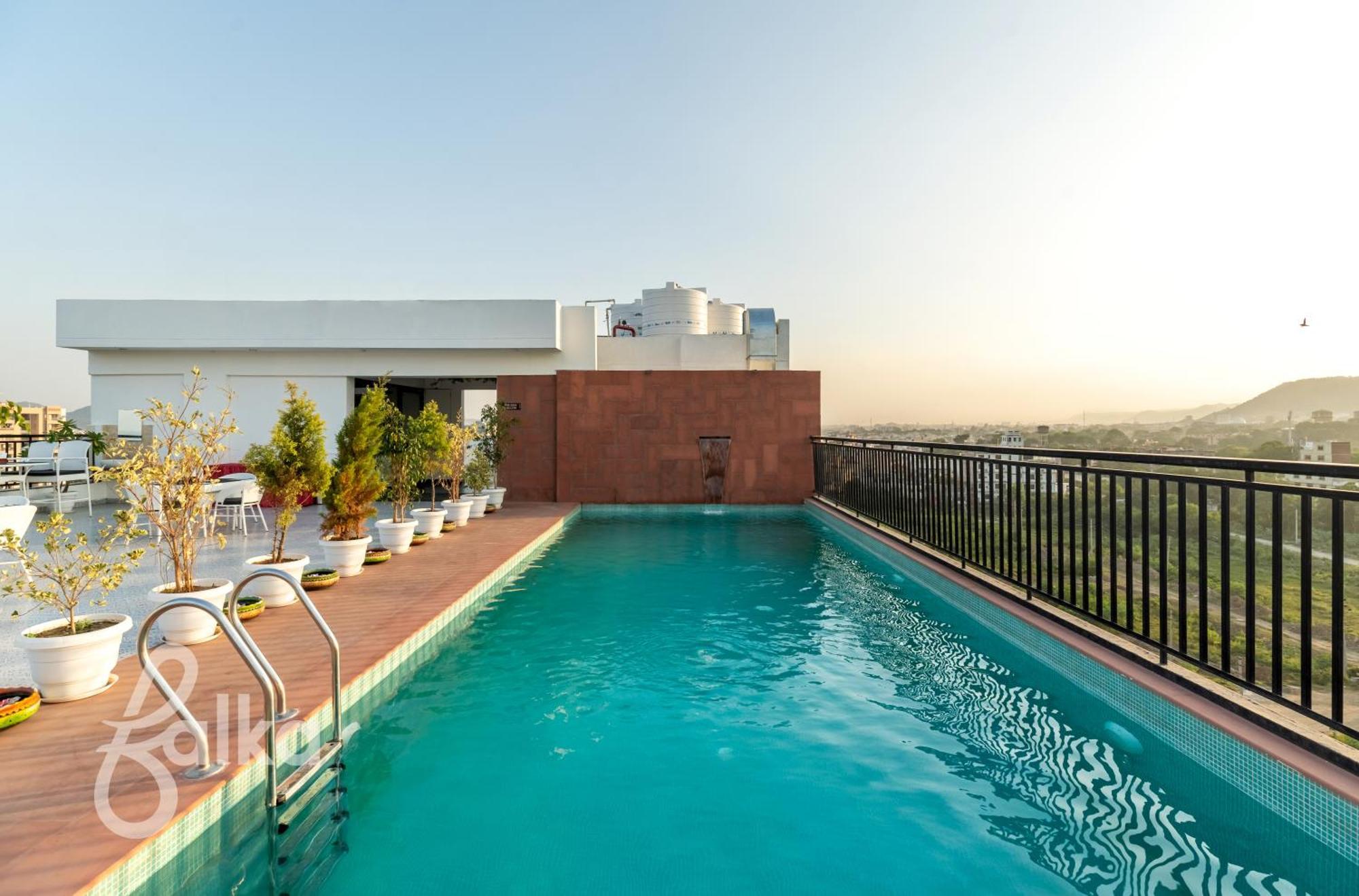The Dee Glanc - A Pure Veg Near Bus Stand Hotel Udaipur