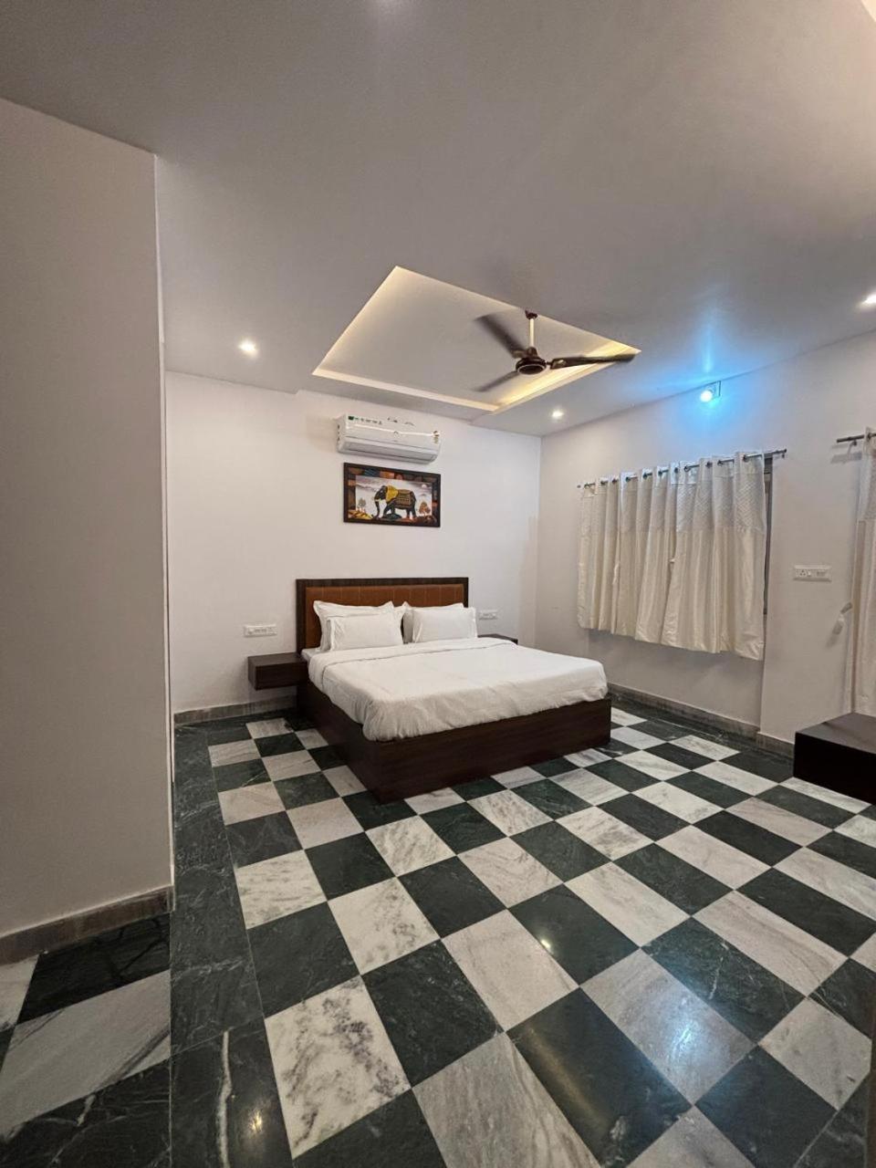 Hotel Anantam Udaipur