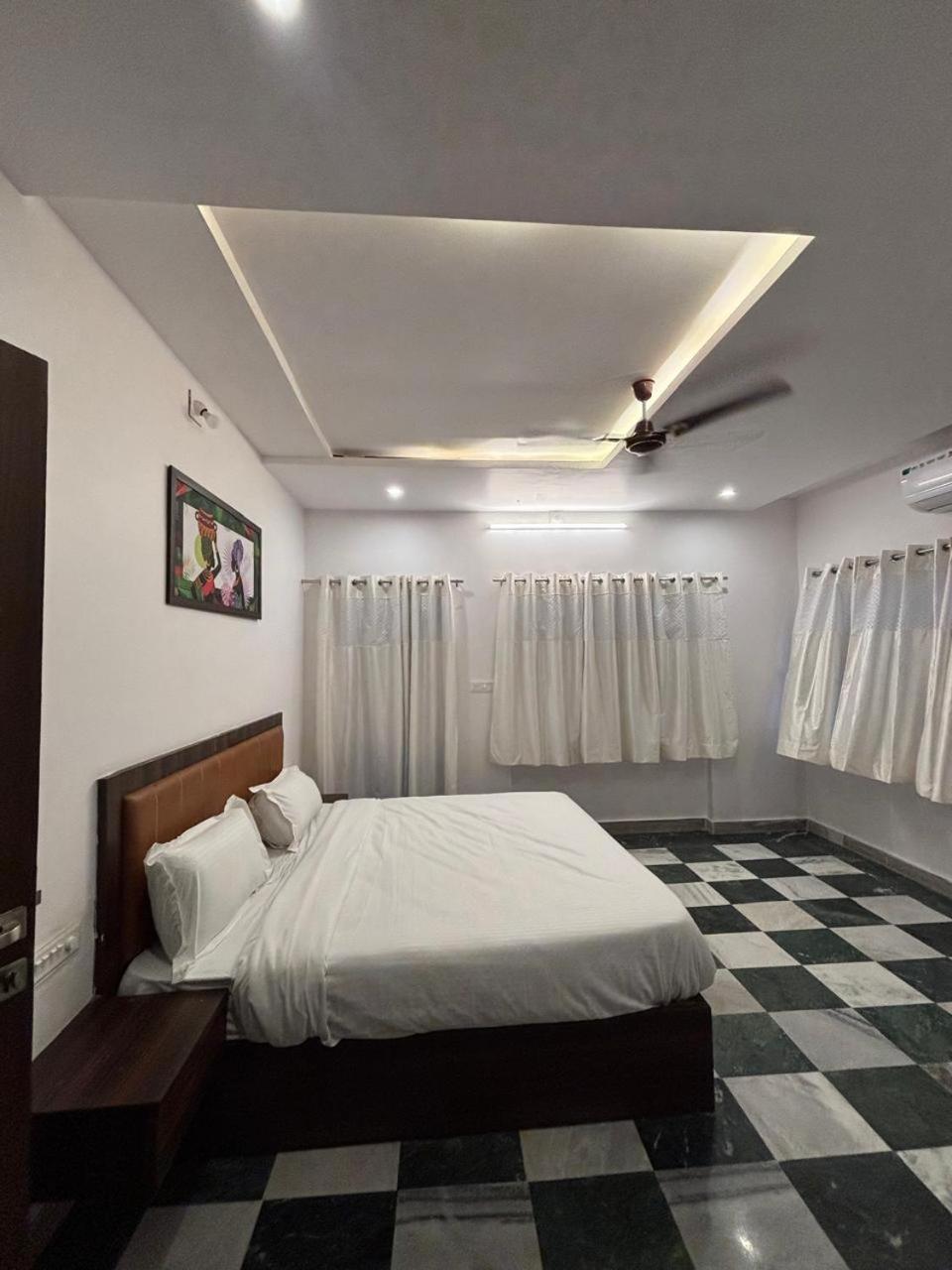 Anantam Hotel