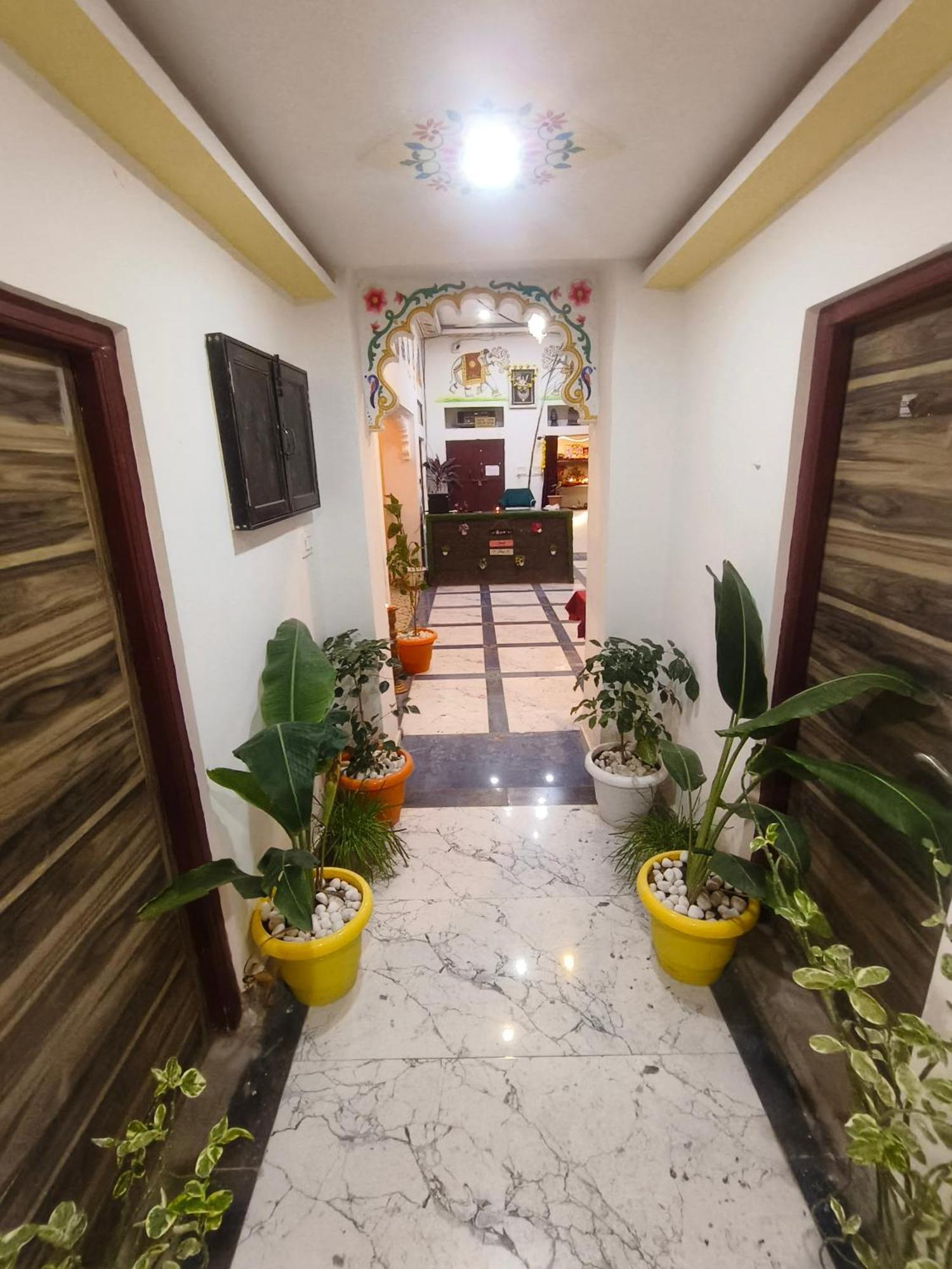 Hotel Ushaan Haveli *