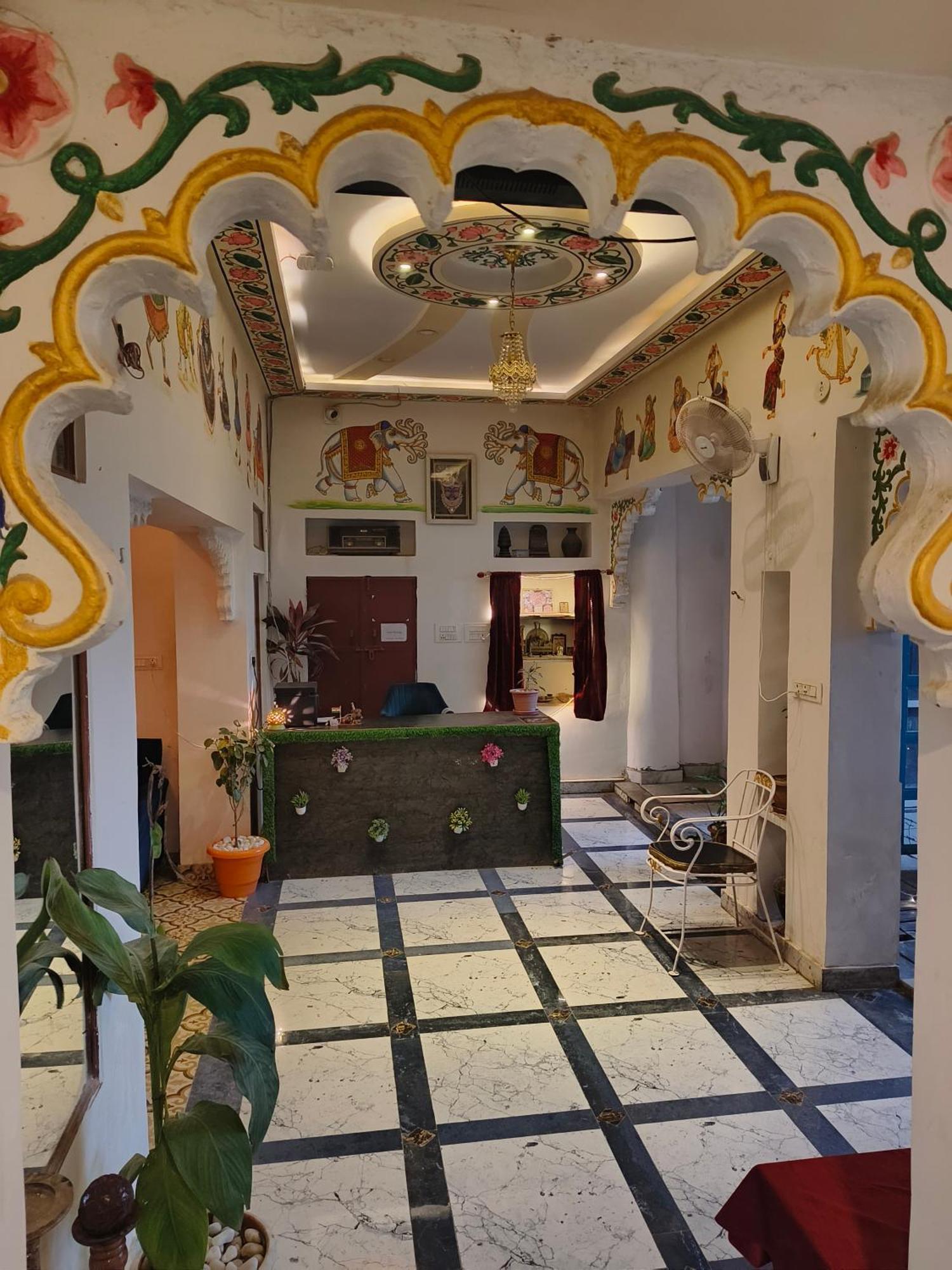 Ushaan Haveli Hotel