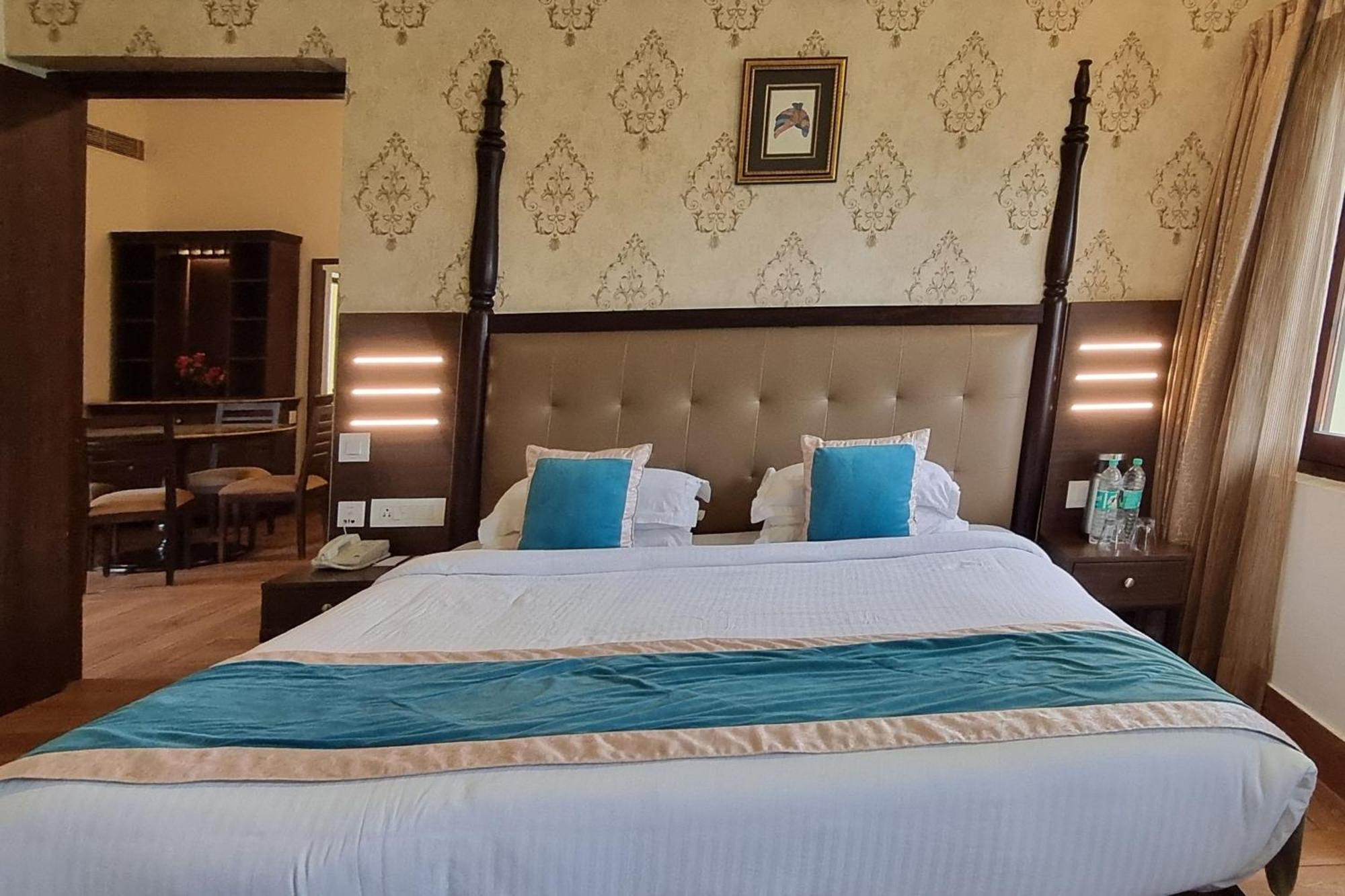 Labh Garh Palace & Hotel 5*