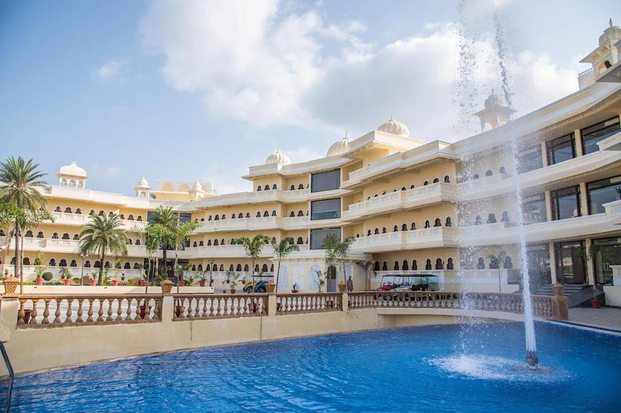 Labh Garh Palace & Hotel