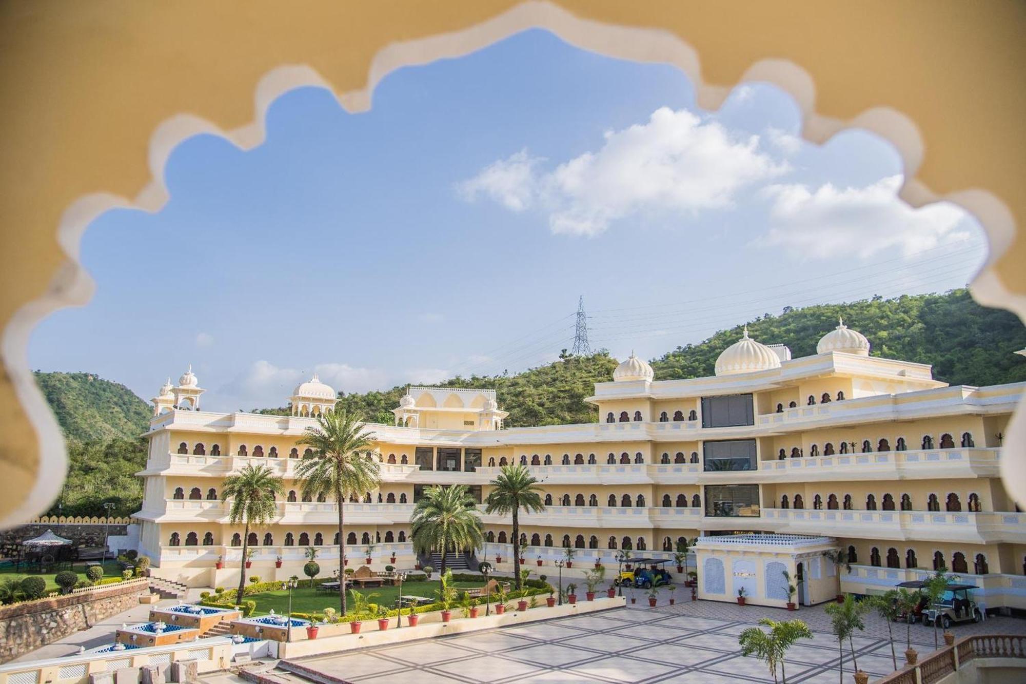 Hotel Labh Garh Palace & Udaipur