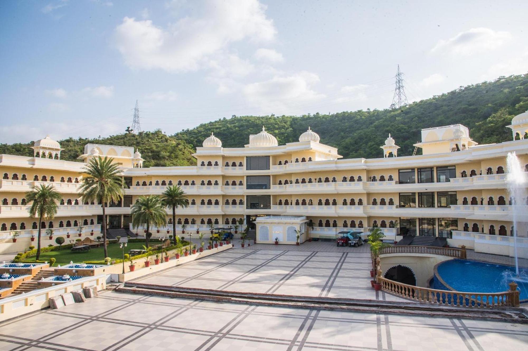 Hotel Labh Garh Palace & 5*
