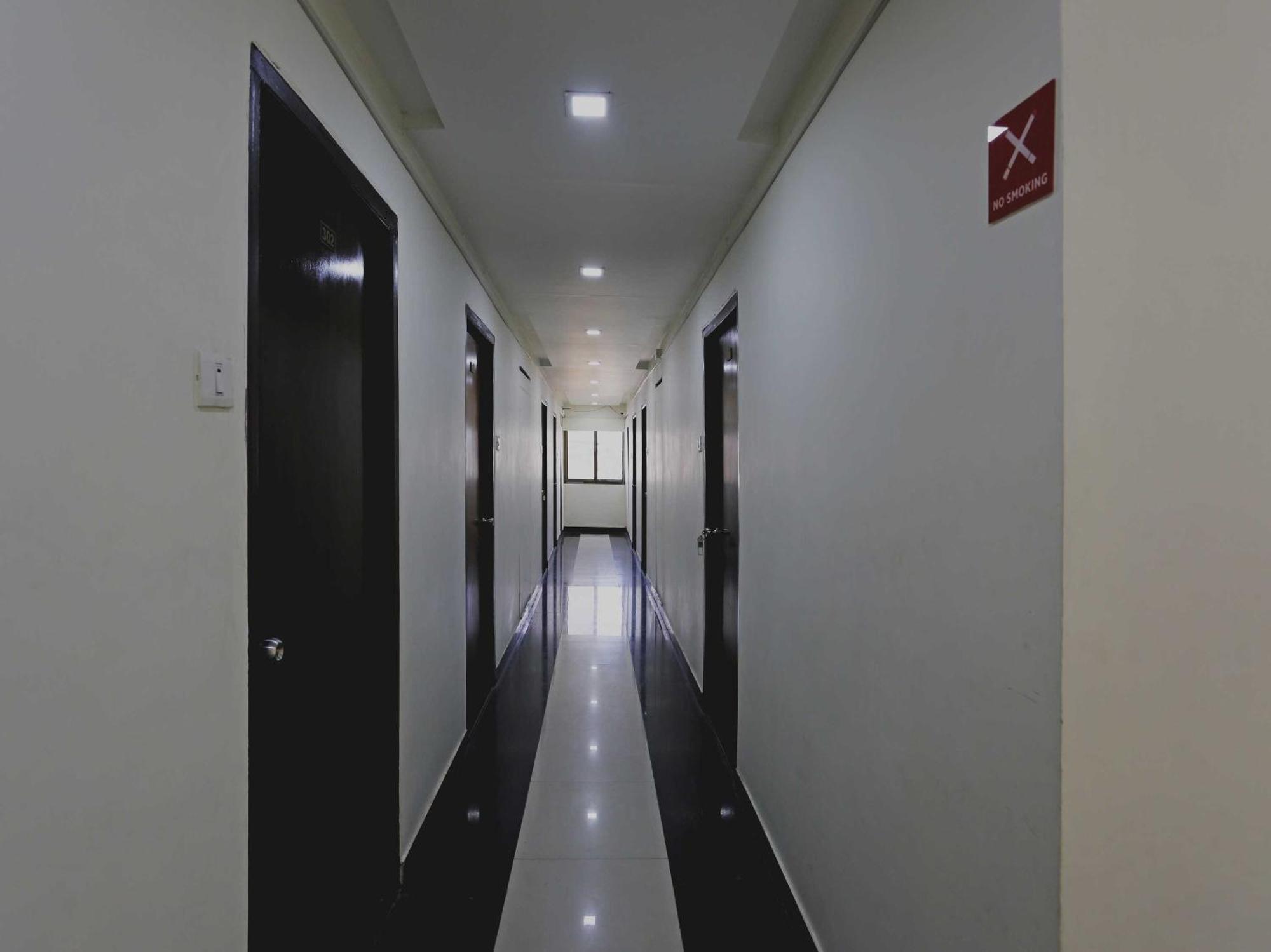 O Golden Wings Hotel 4*