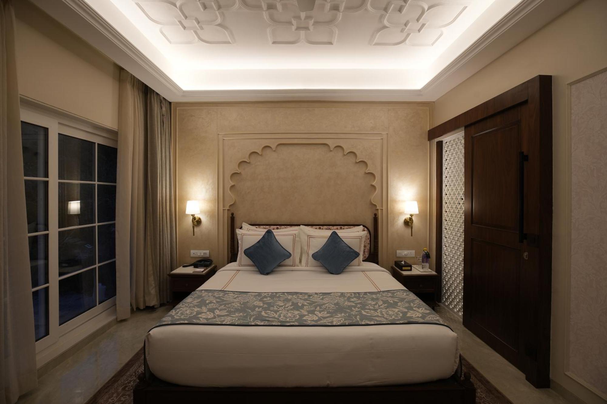 Hotel Sayaji & 5*