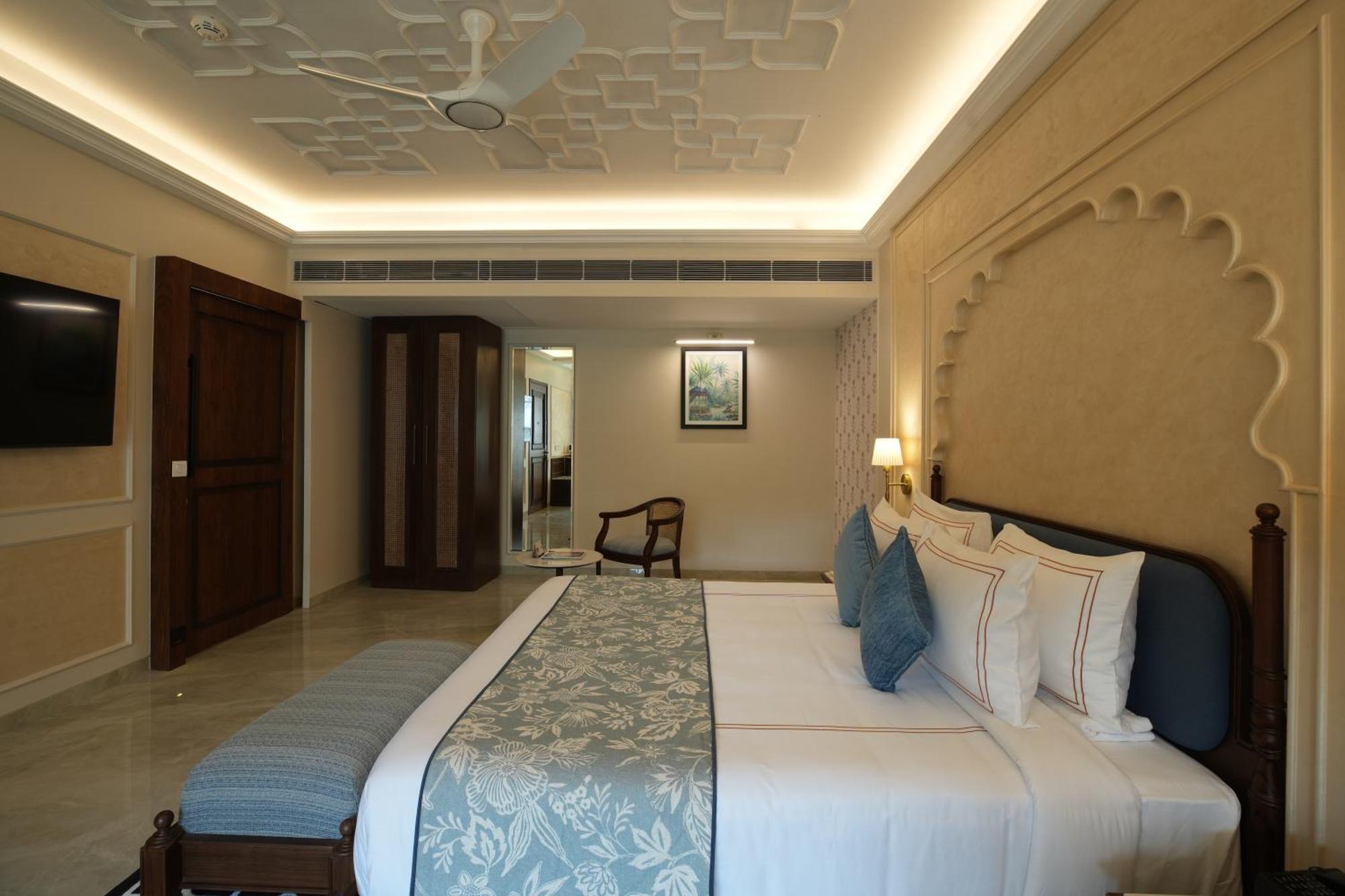 Hotel Sayaji &