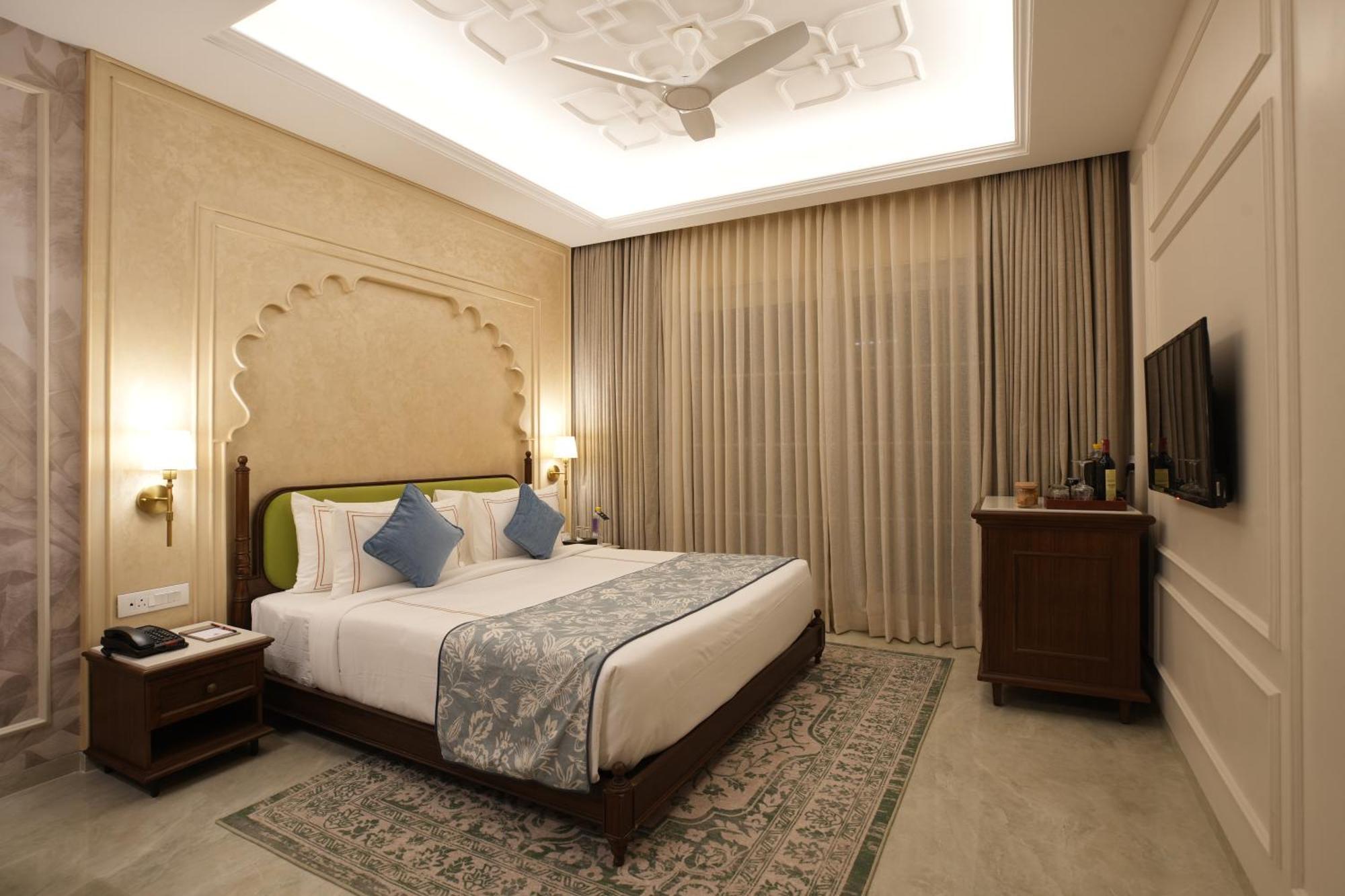 Hotel Sayaji &