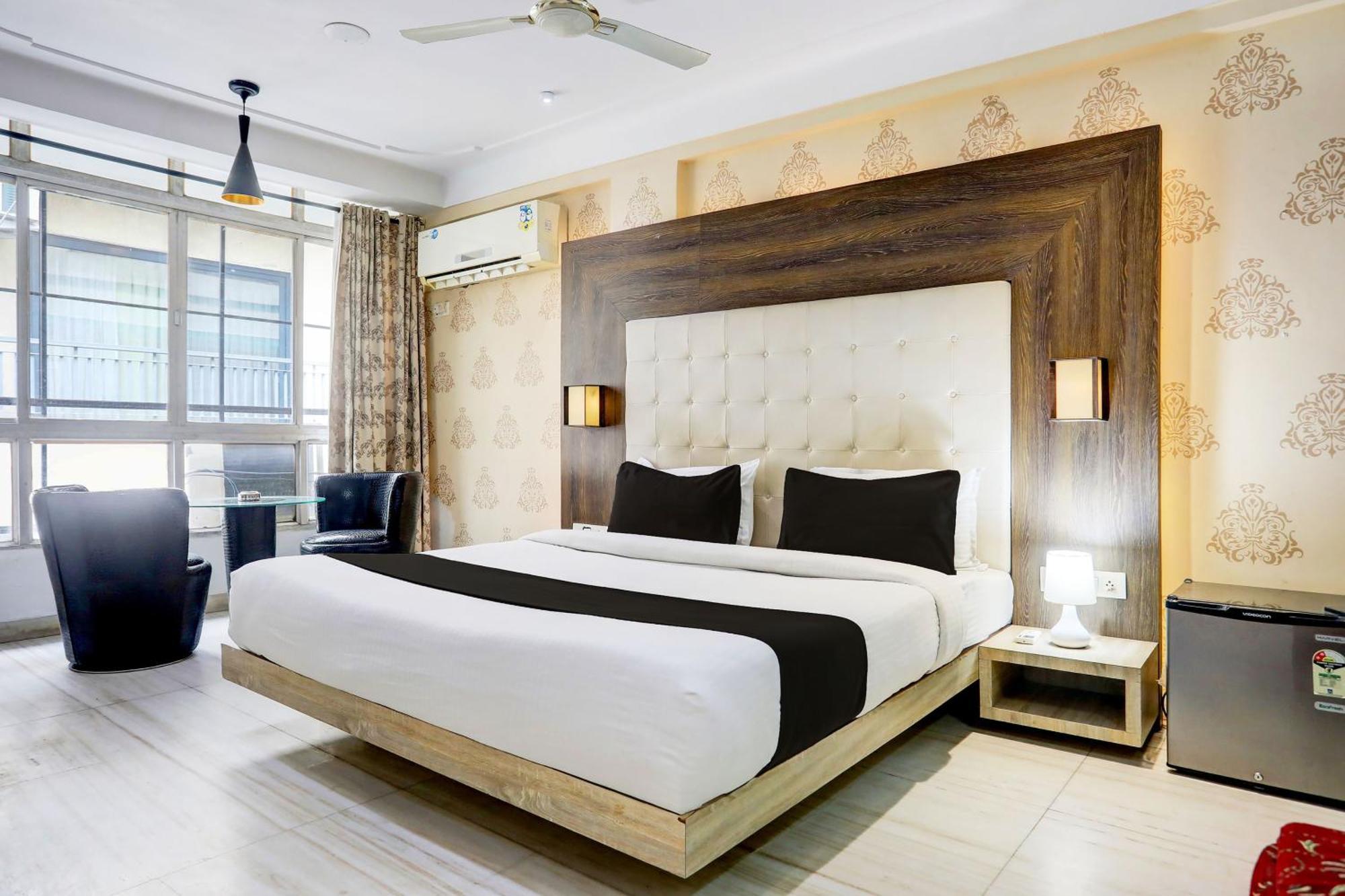 Super Collection O Lake Palace Road 4*