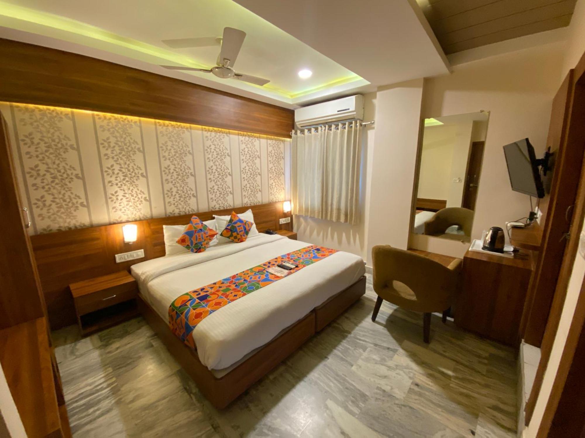 Damanis Hotel *