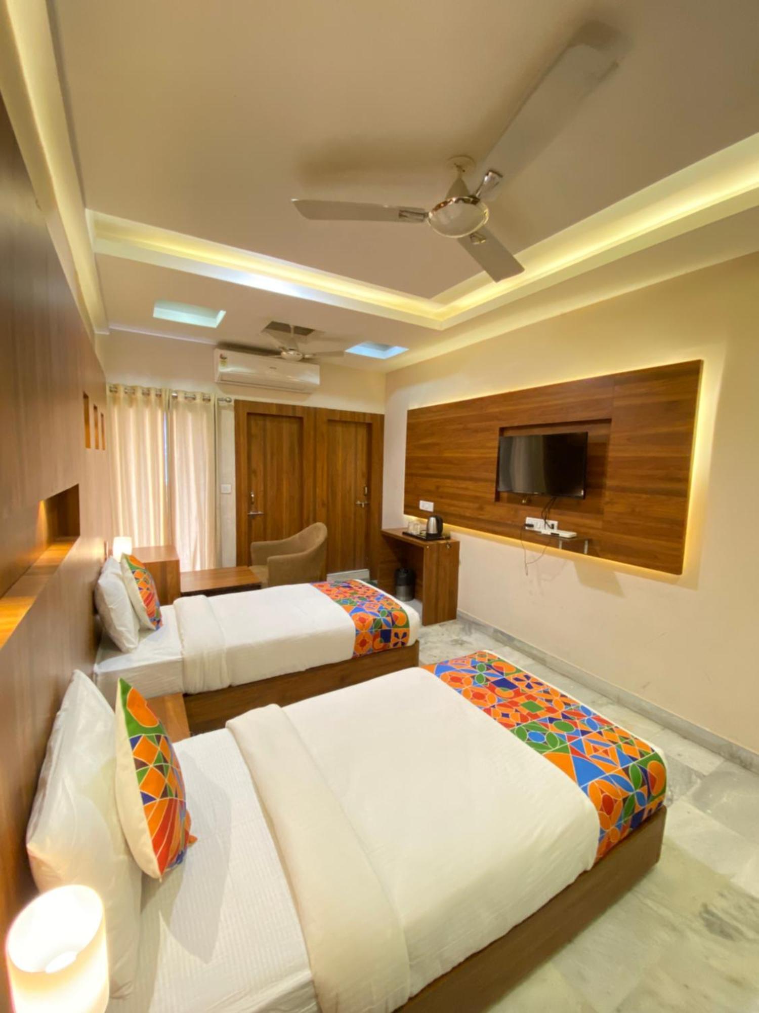 Hotel Damanis *