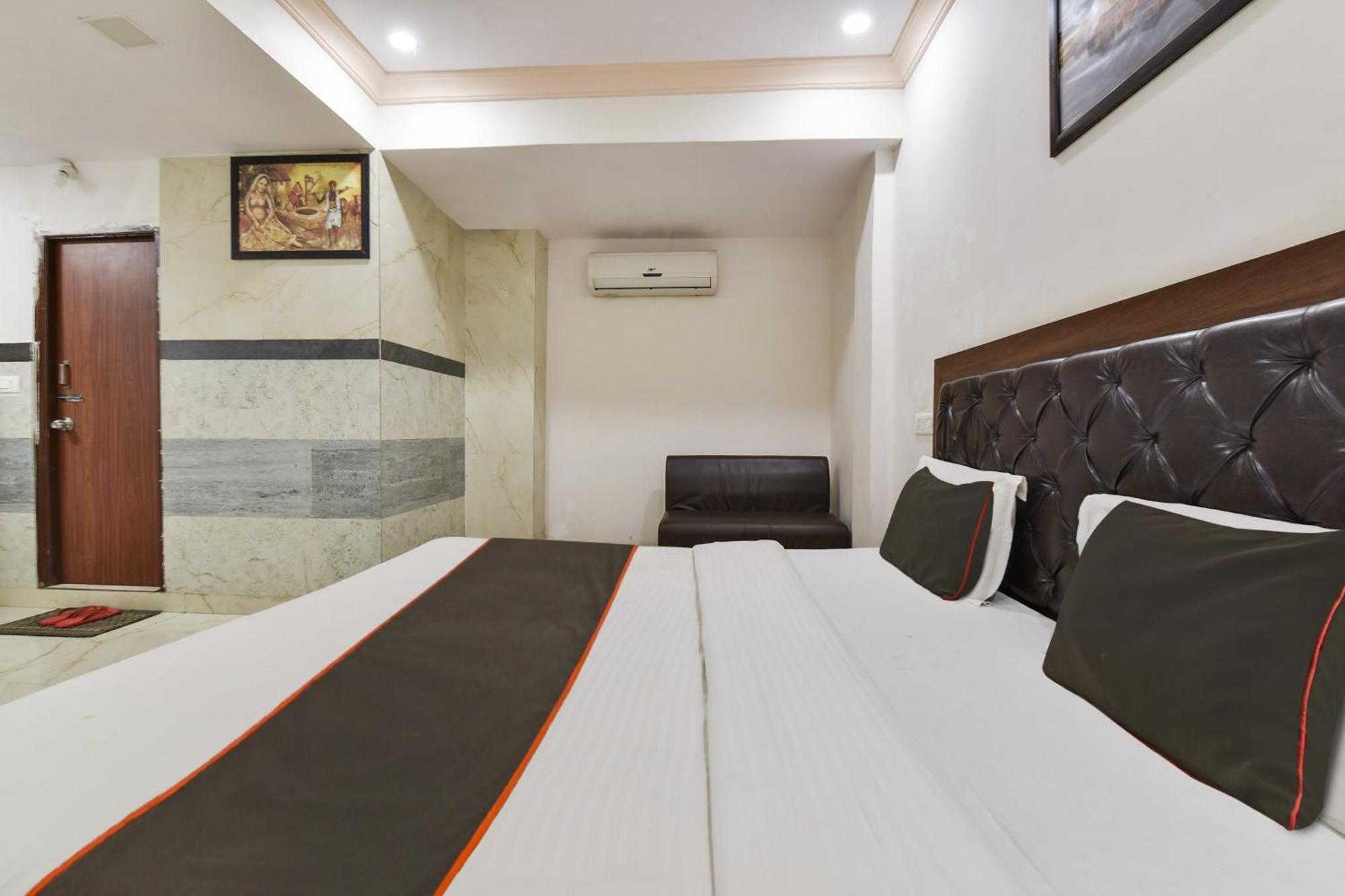 Hotel Super O Ratnam Palace