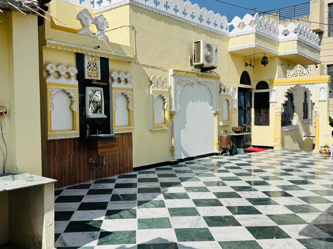 Lasani House