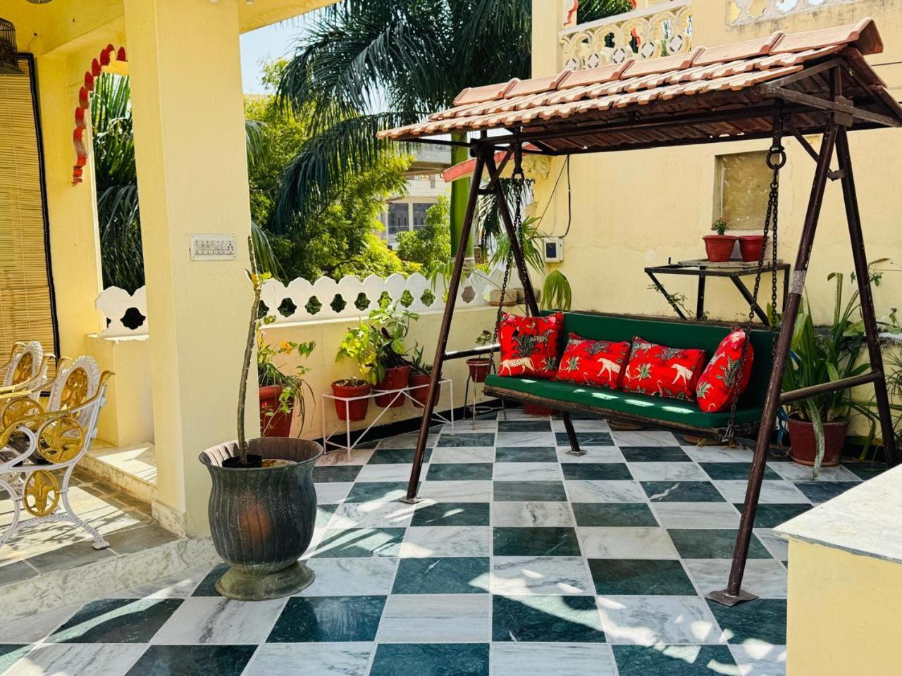 Lasani House Homestay