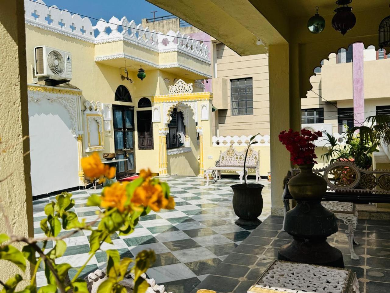 Lasani House