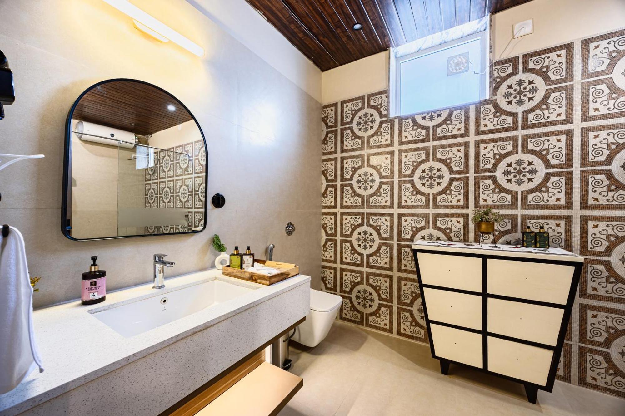 Elivaas Heaven In Hills Mountara 3 Bhk With Lounge & Pvt Pool Udaipur